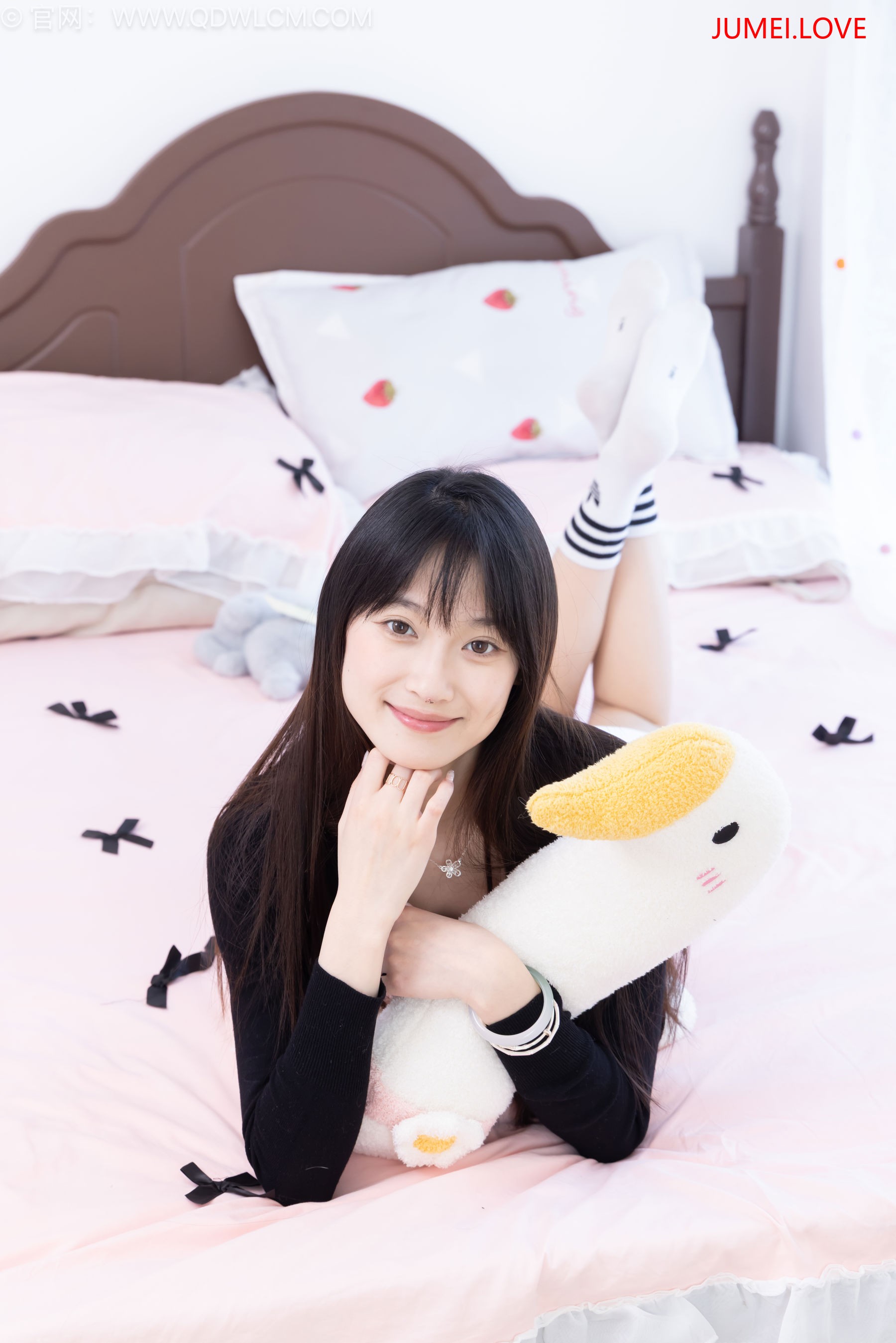 物恋传媒 No.2663 山奈 - 帆布鞋、自然穿脏白棉袜、裸足 第10张