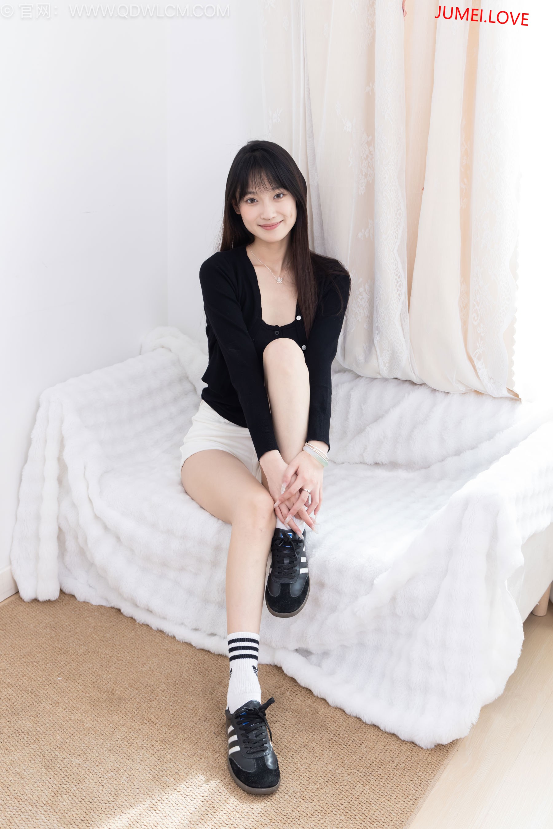 物恋传媒 No.2663 山奈 - 帆布鞋、自然穿脏白棉袜、裸足 第107张