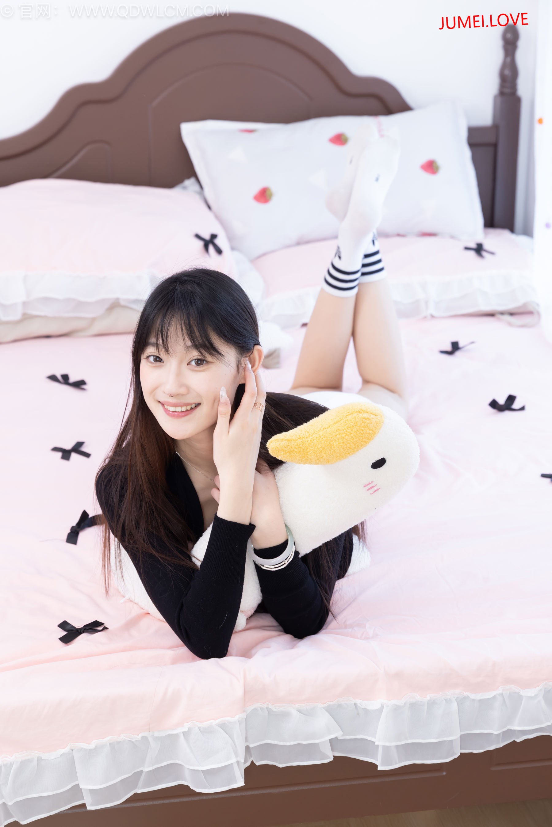物恋传媒 No.2663 山奈 - 帆布鞋、自然穿脏白棉袜、裸足 第12张
