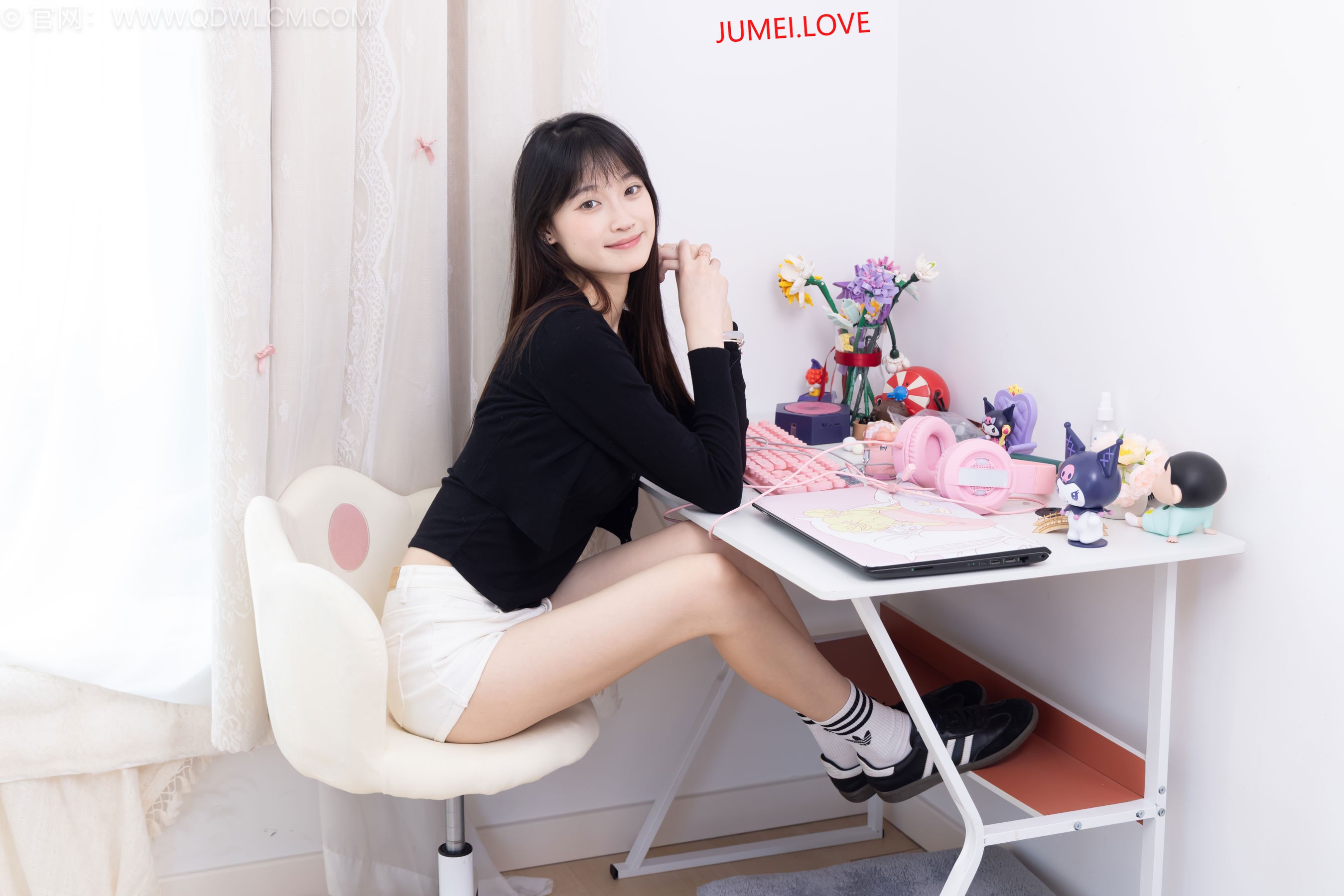 物恋传媒 No.2663 山奈 - 帆布鞋、自然穿脏白棉袜、裸足 第130张