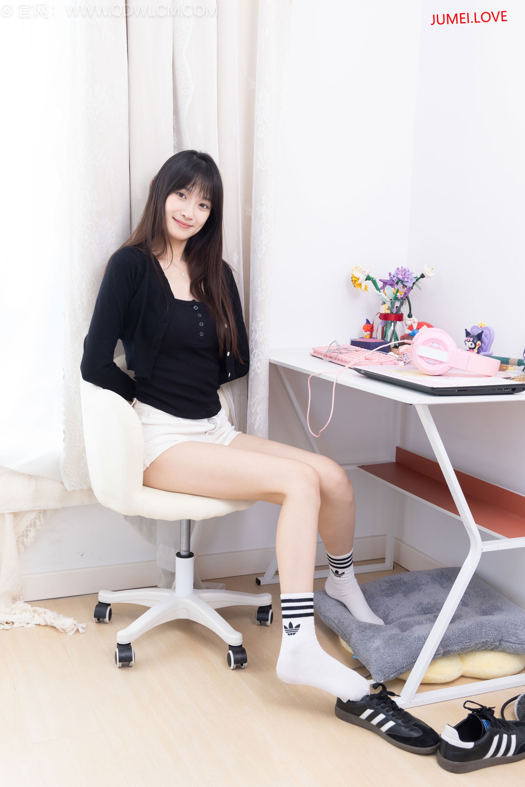 物恋传媒 No.2663 山奈 - 帆布鞋、自然穿脏白棉袜、裸足 第145张