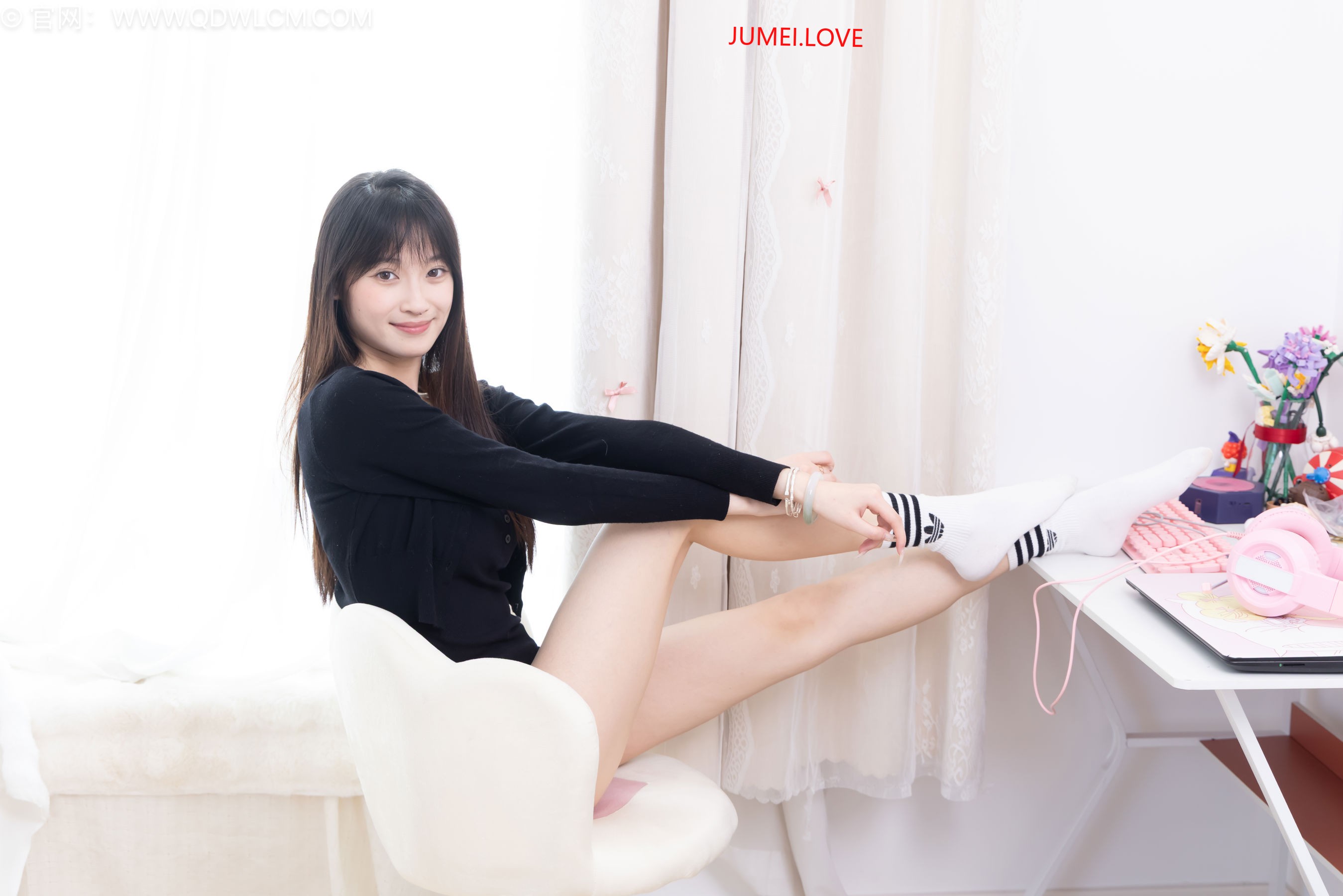 物恋传媒 No.2663 山奈 - 帆布鞋、自然穿脏白棉袜、裸足 第156张