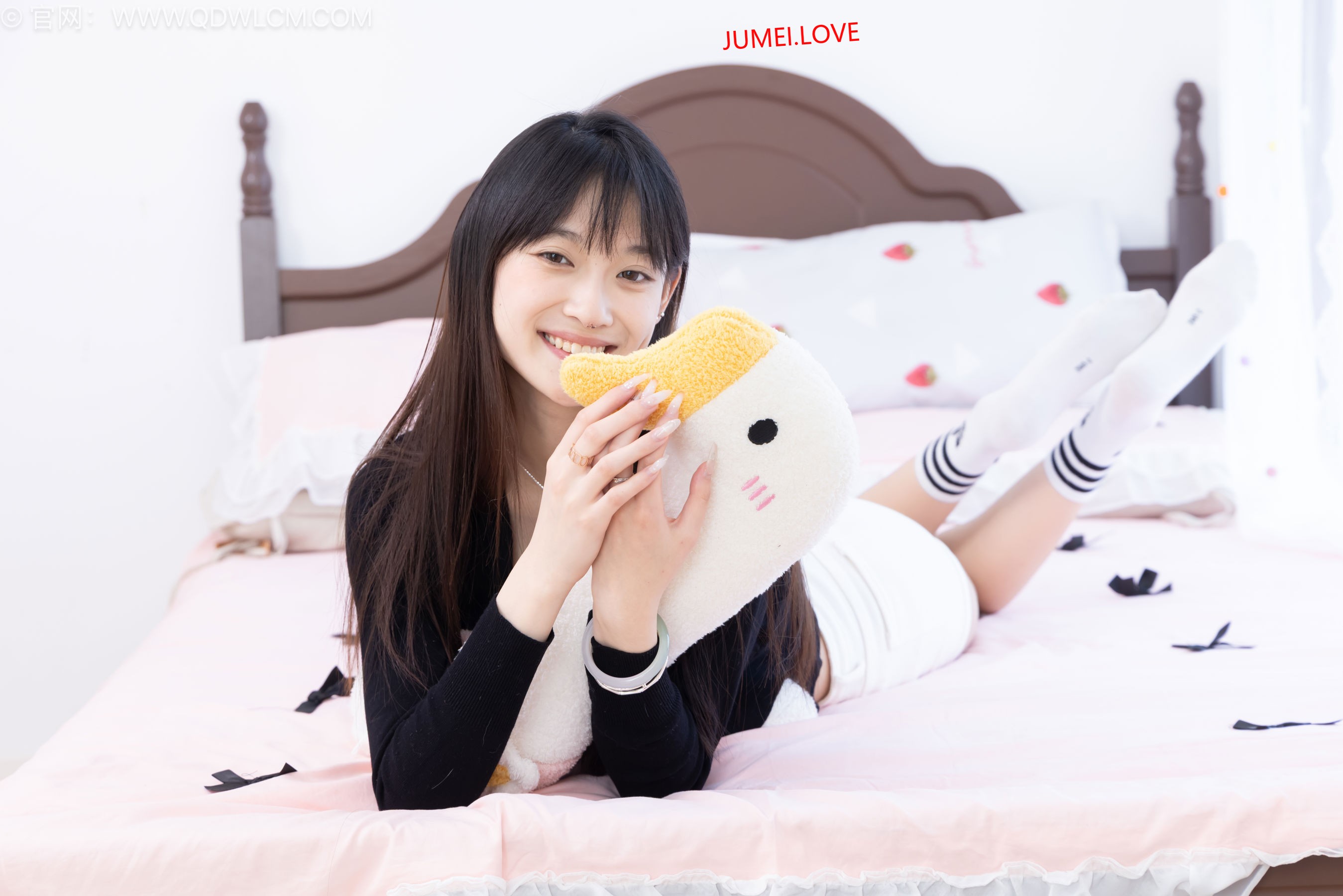 物恋传媒 No.2663 山奈 - 帆布鞋、自然穿脏白棉袜、裸足 第16张
