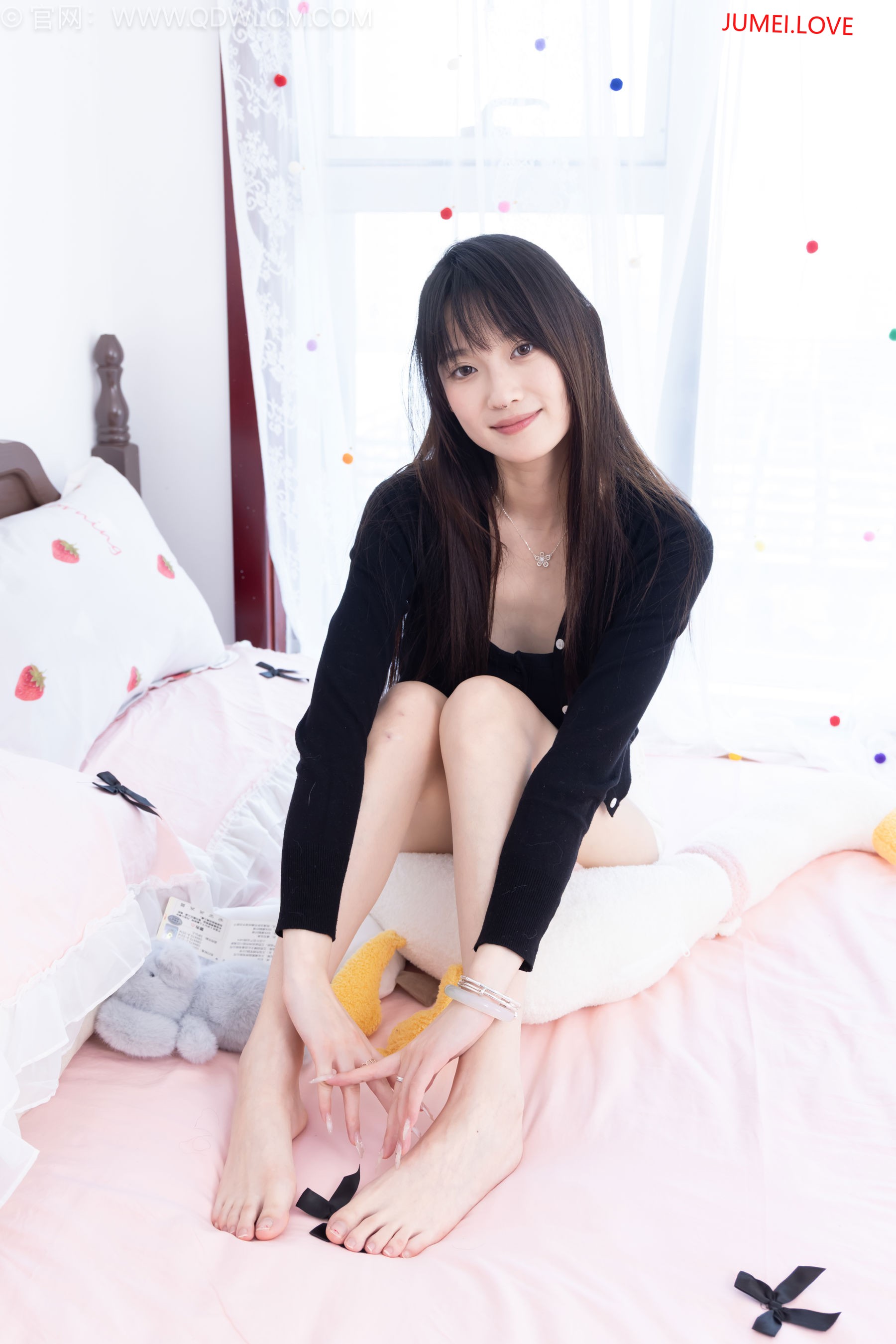 物恋传媒 No.2663 山奈 - 帆布鞋、自然穿脏白棉袜、裸足 第44张