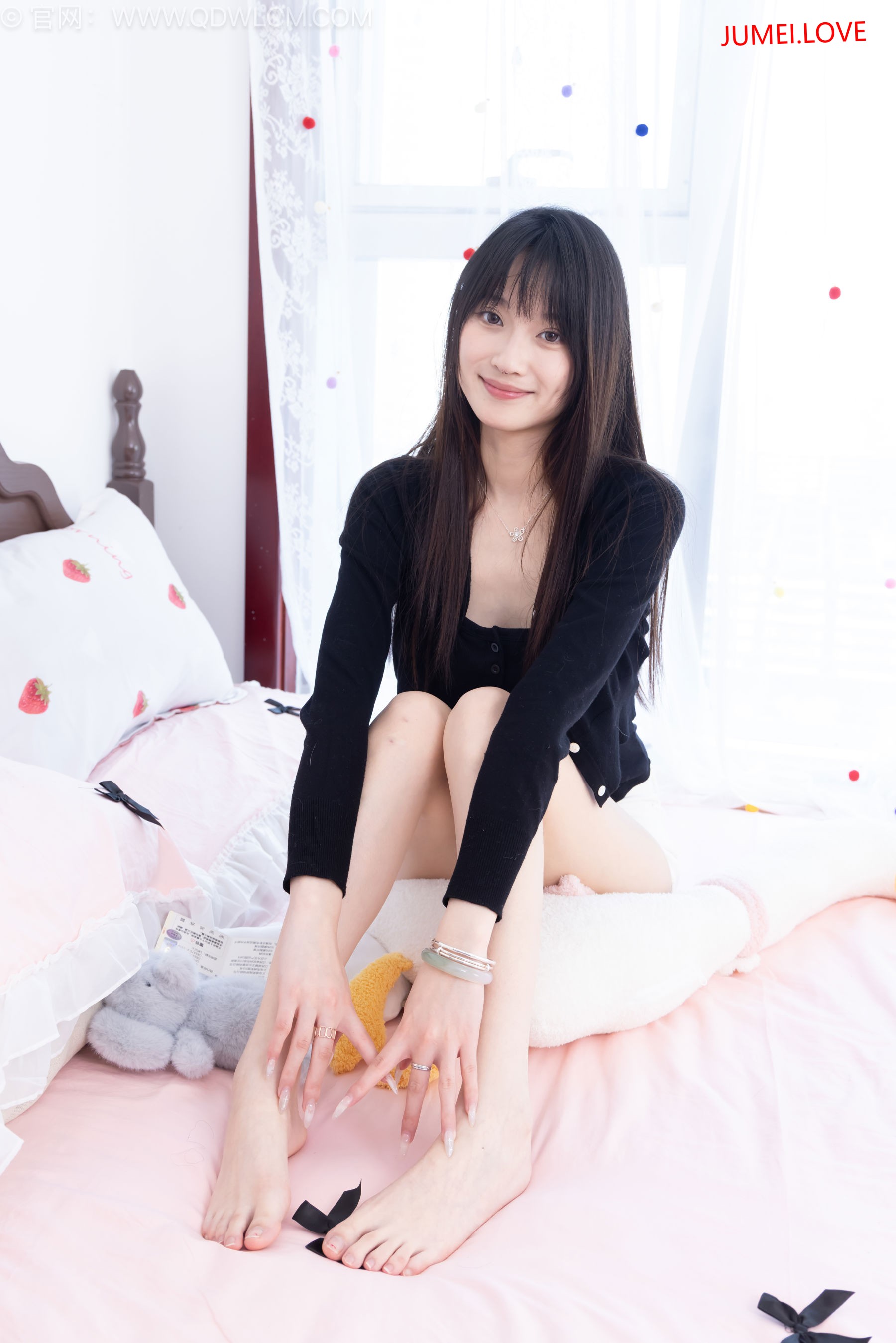 物恋传媒 No.2663 山奈 - 帆布鞋、自然穿脏白棉袜、裸足 第45张