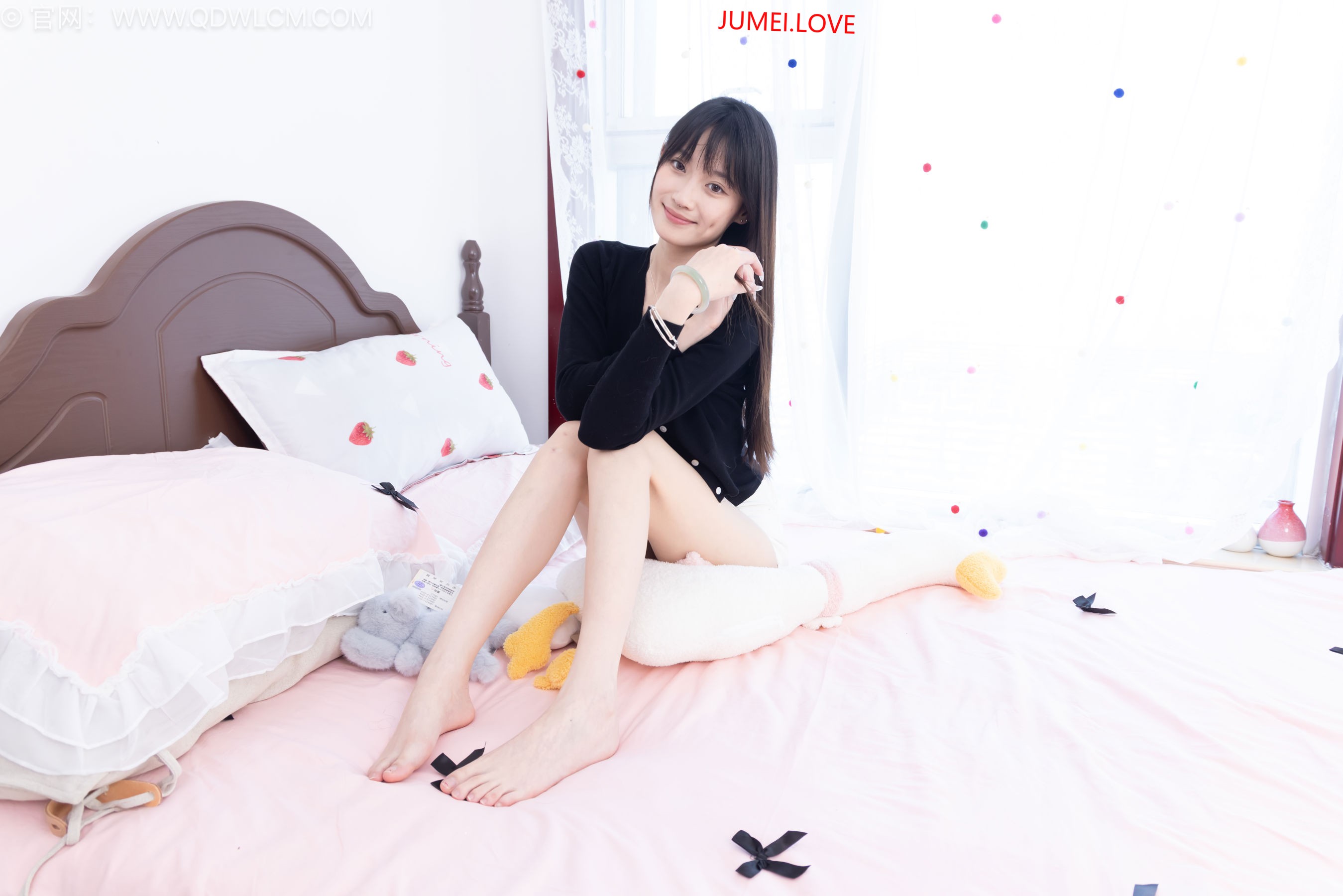 物恋传媒 No.2663 山奈 - 帆布鞋、自然穿脏白棉袜、裸足 第47张