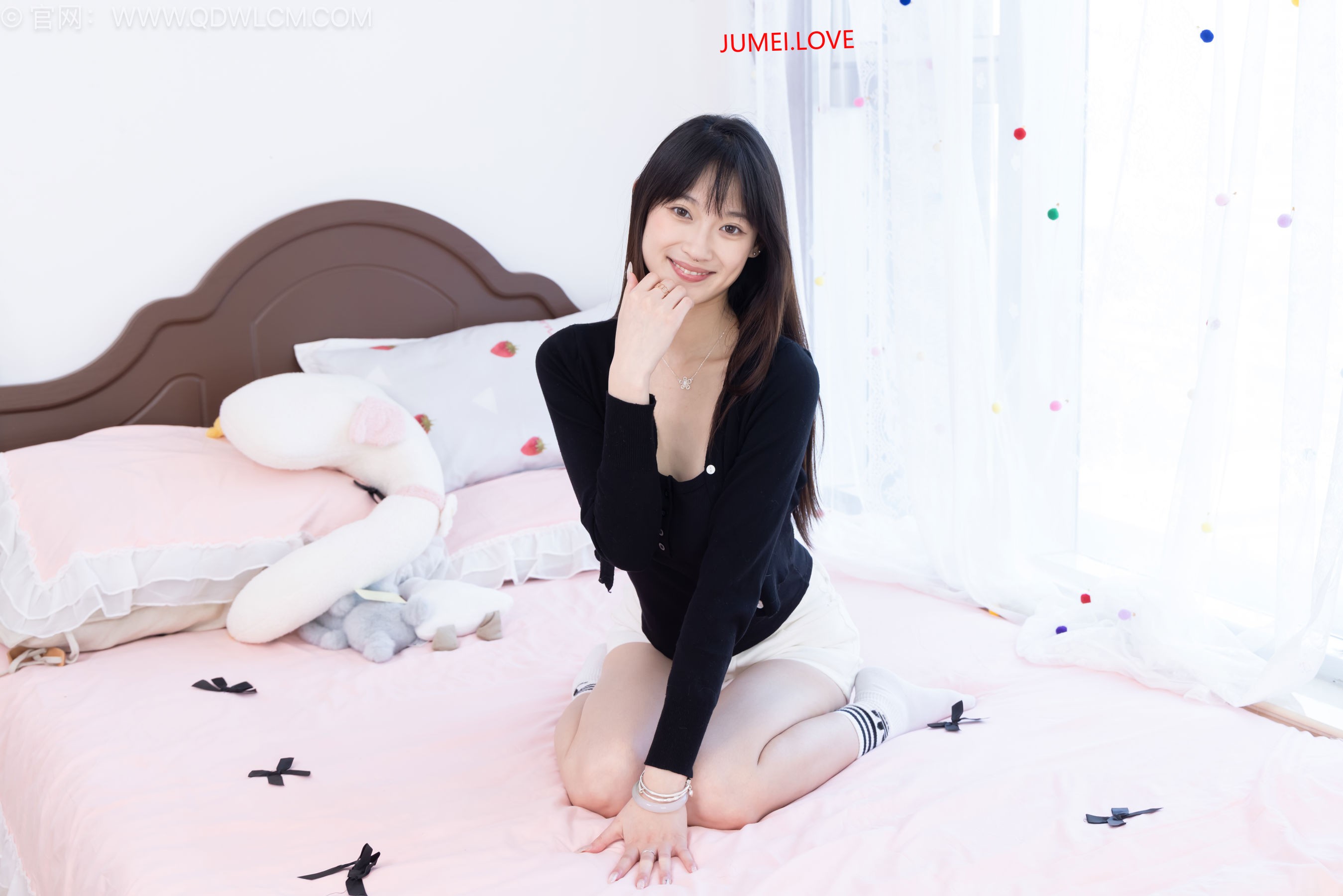 物恋传媒 No.2663 山奈 - 帆布鞋、自然穿脏白棉袜、裸足 第5张