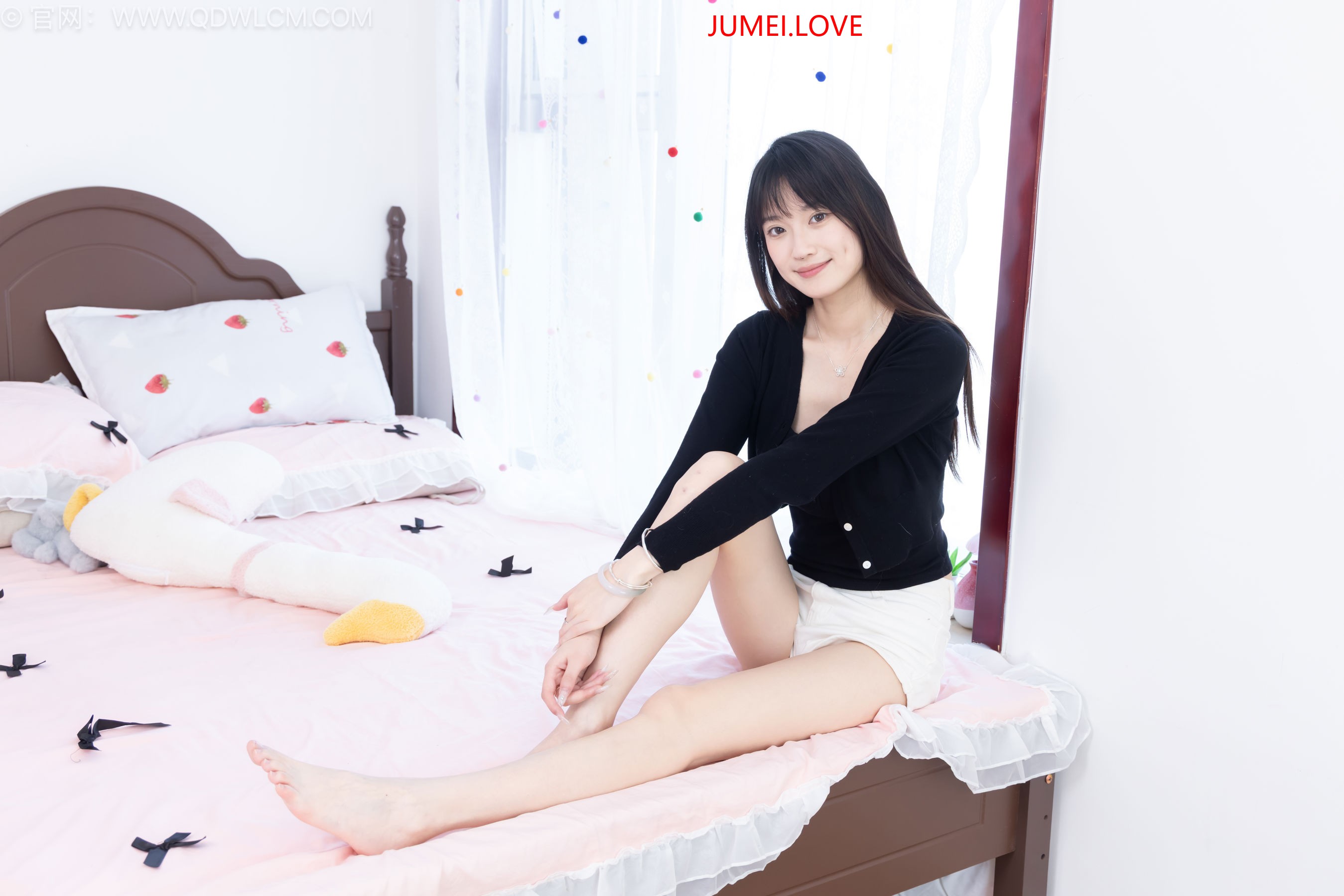 物恋传媒 No.2663 山奈 - 帆布鞋、自然穿脏白棉袜、裸足 第56张