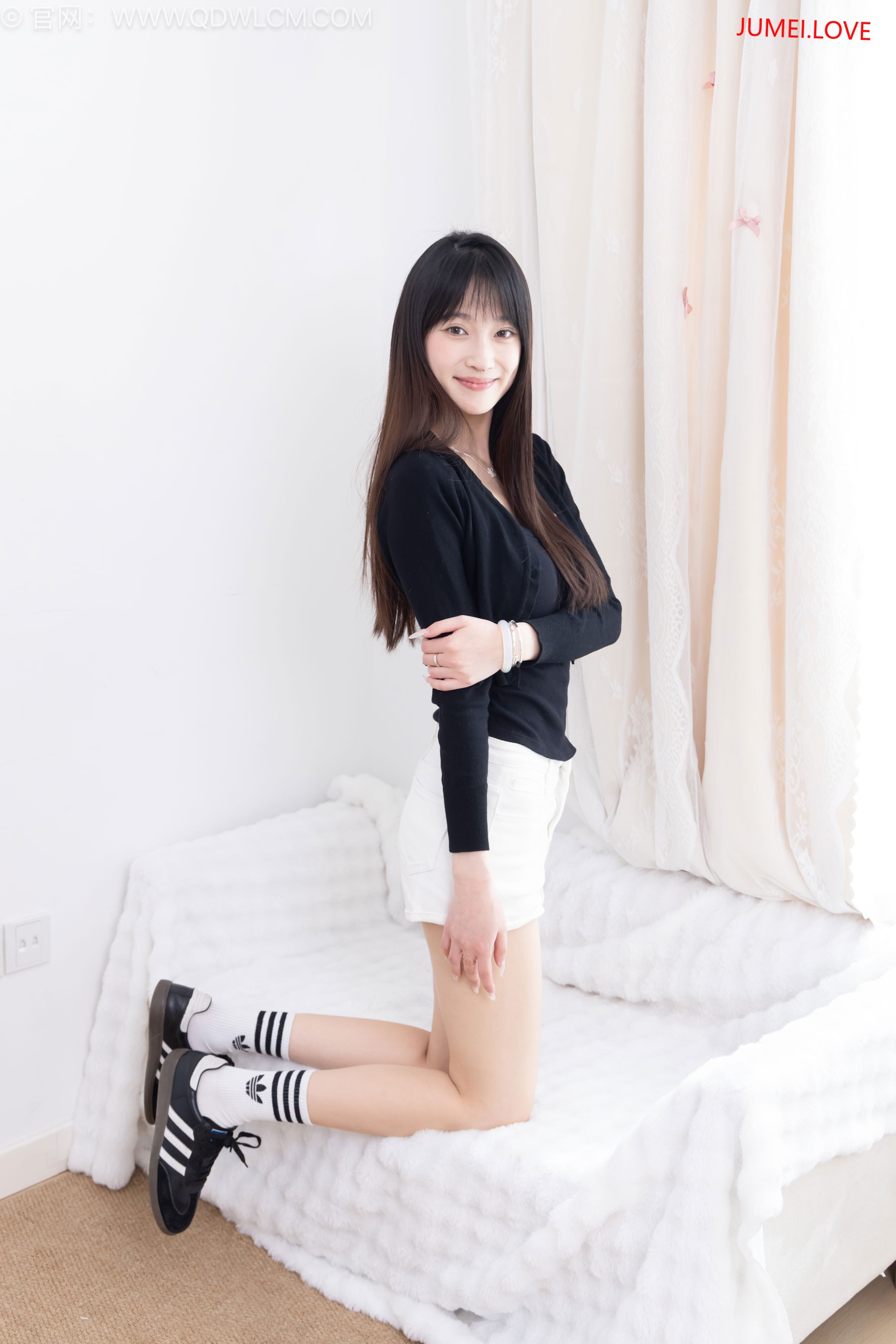 物恋传媒 No.2663 山奈 - 帆布鞋、自然穿脏白棉袜、裸足 第68张