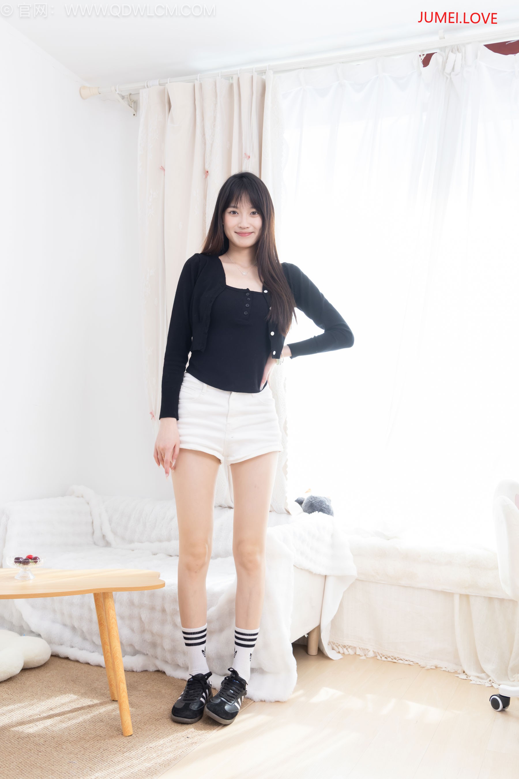 物恋传媒 No.2663 山奈 - 帆布鞋、自然穿脏白棉袜、裸足 第80张