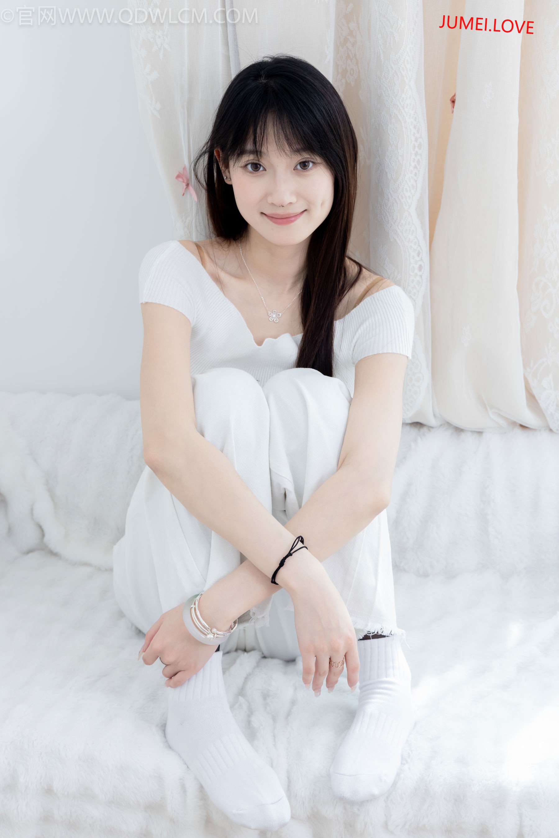 物恋传媒 No.2670 山奈 - 帆布鞋、白棉袜、薄黑丝 第109张