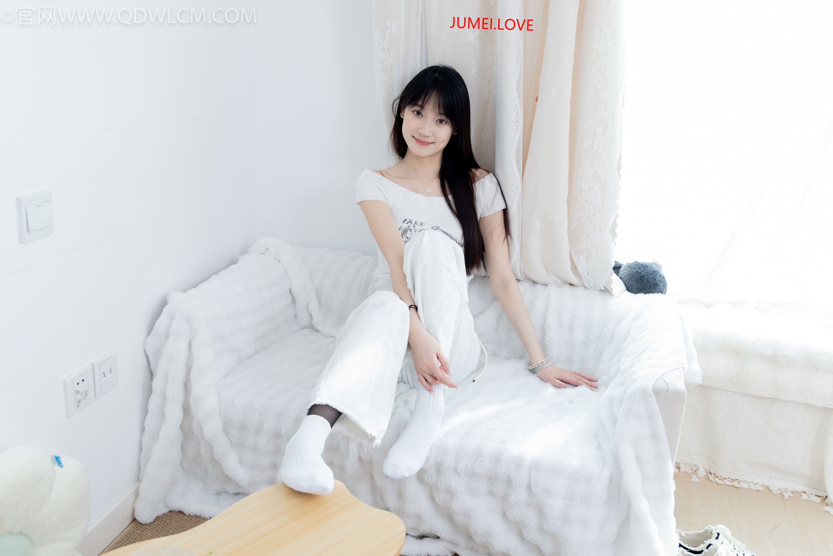 物恋传媒 No.2670 山奈 - 帆布鞋、白棉袜、薄黑丝 第111张