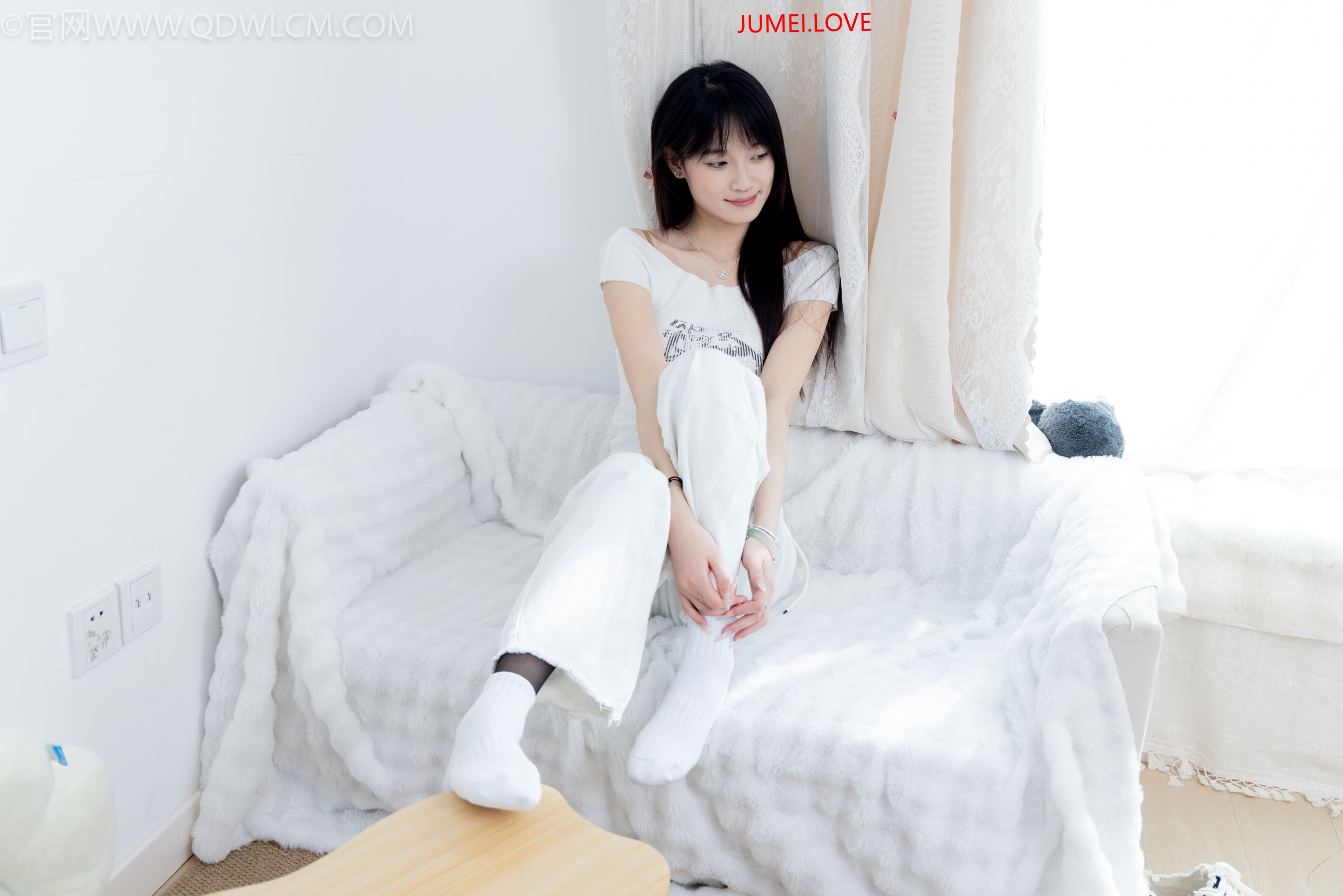 物恋传媒 No.2670 山奈 - 帆布鞋、白棉袜、薄黑丝 第112张
