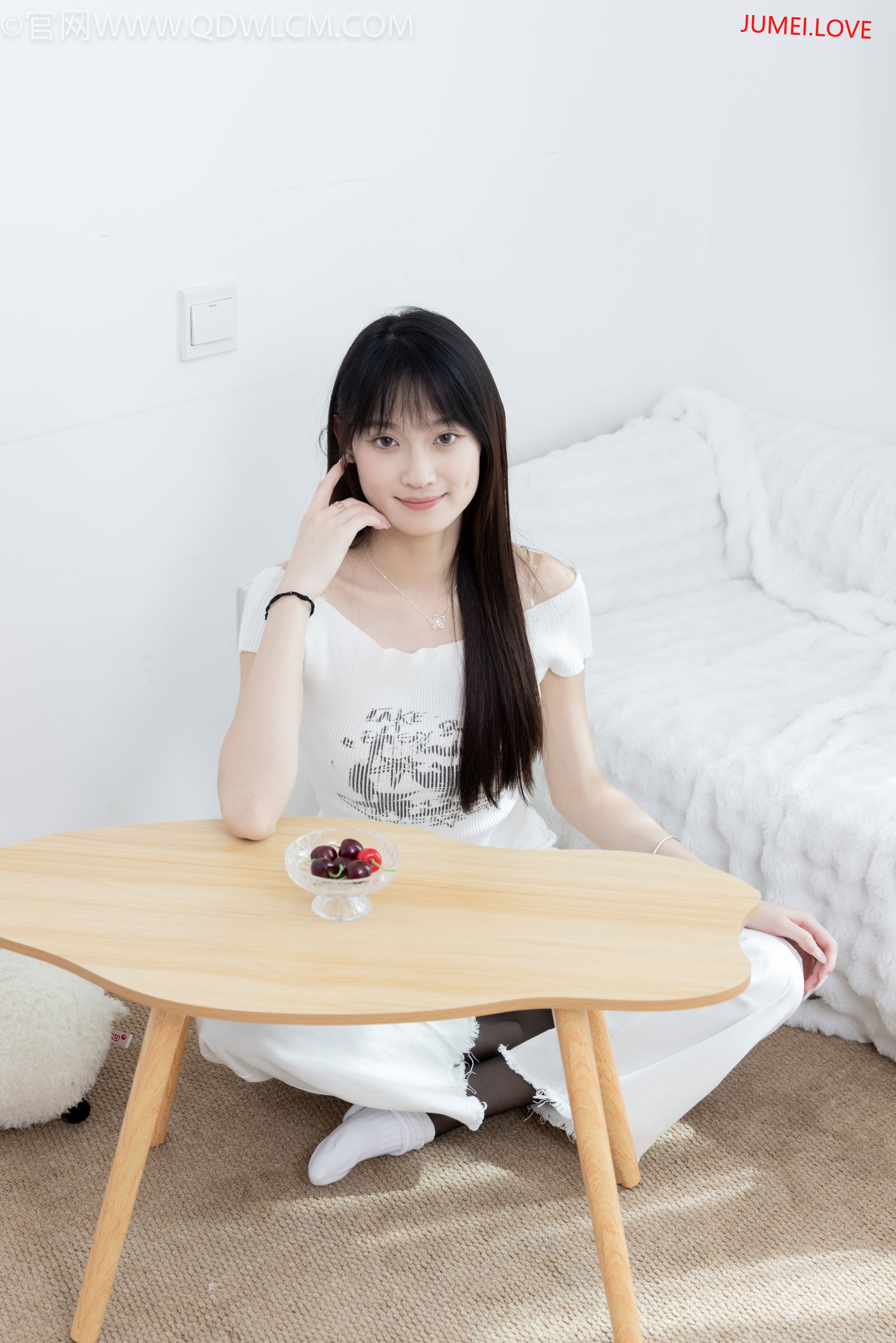 物恋传媒 No.2670 山奈 - 帆布鞋、白棉袜、薄黑丝 第119张