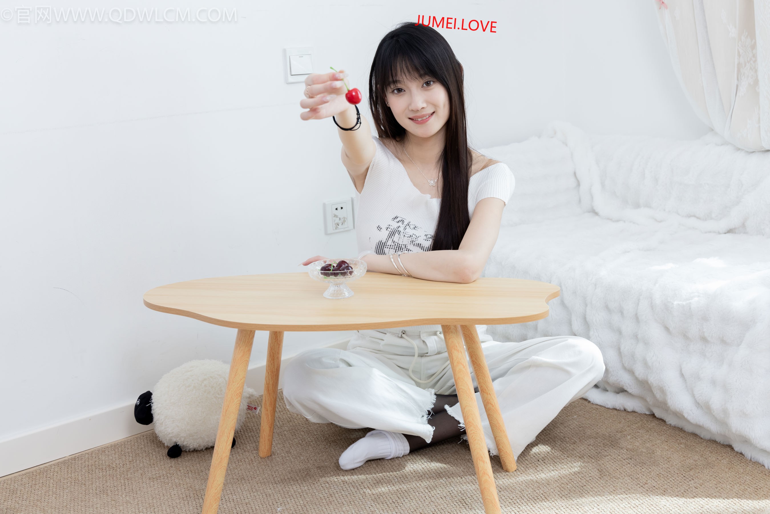 物恋传媒 No.2670 山奈 - 帆布鞋、白棉袜、薄黑丝 第125张