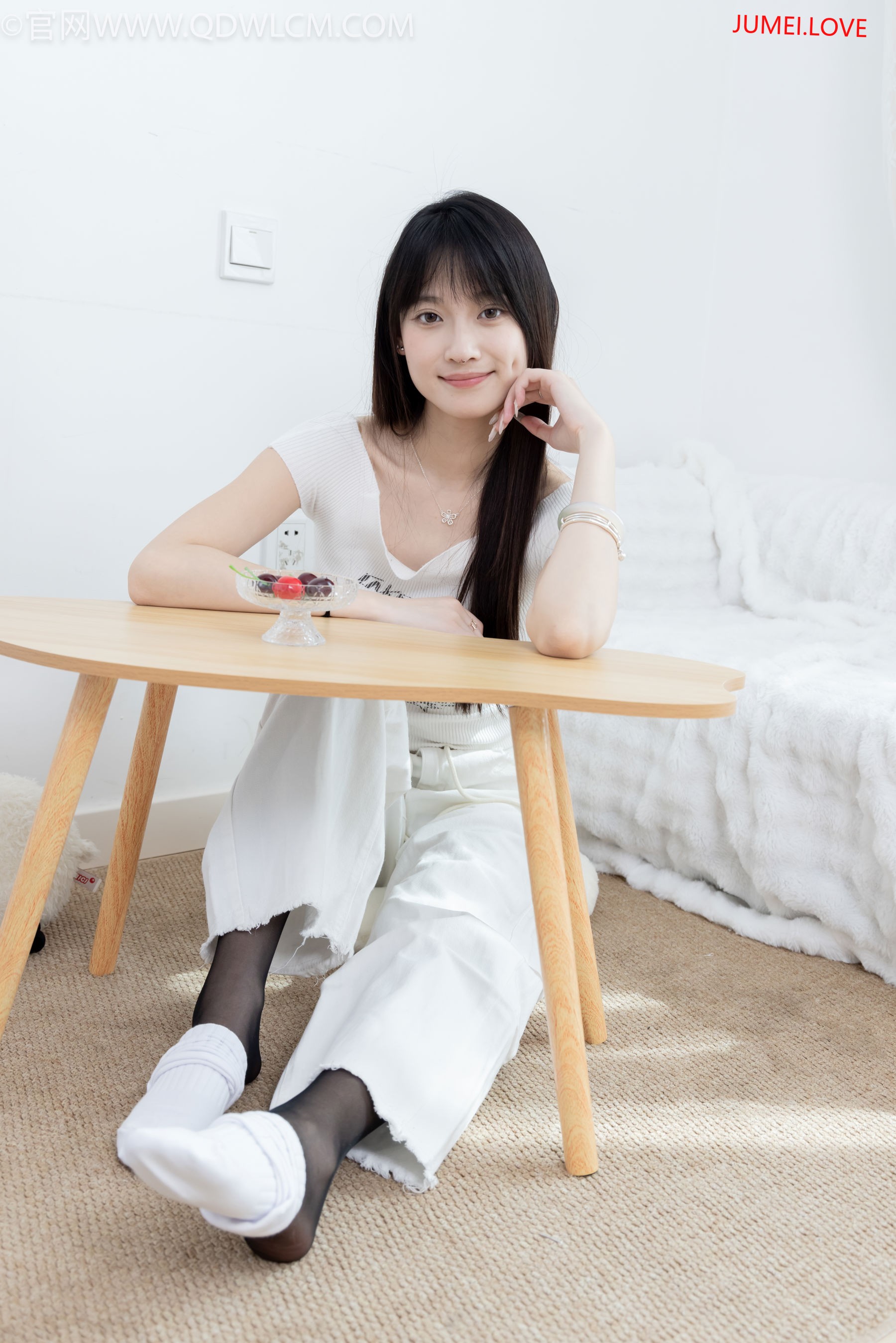 物恋传媒 No.2670 山奈 - 帆布鞋、白棉袜、薄黑丝 第138张
