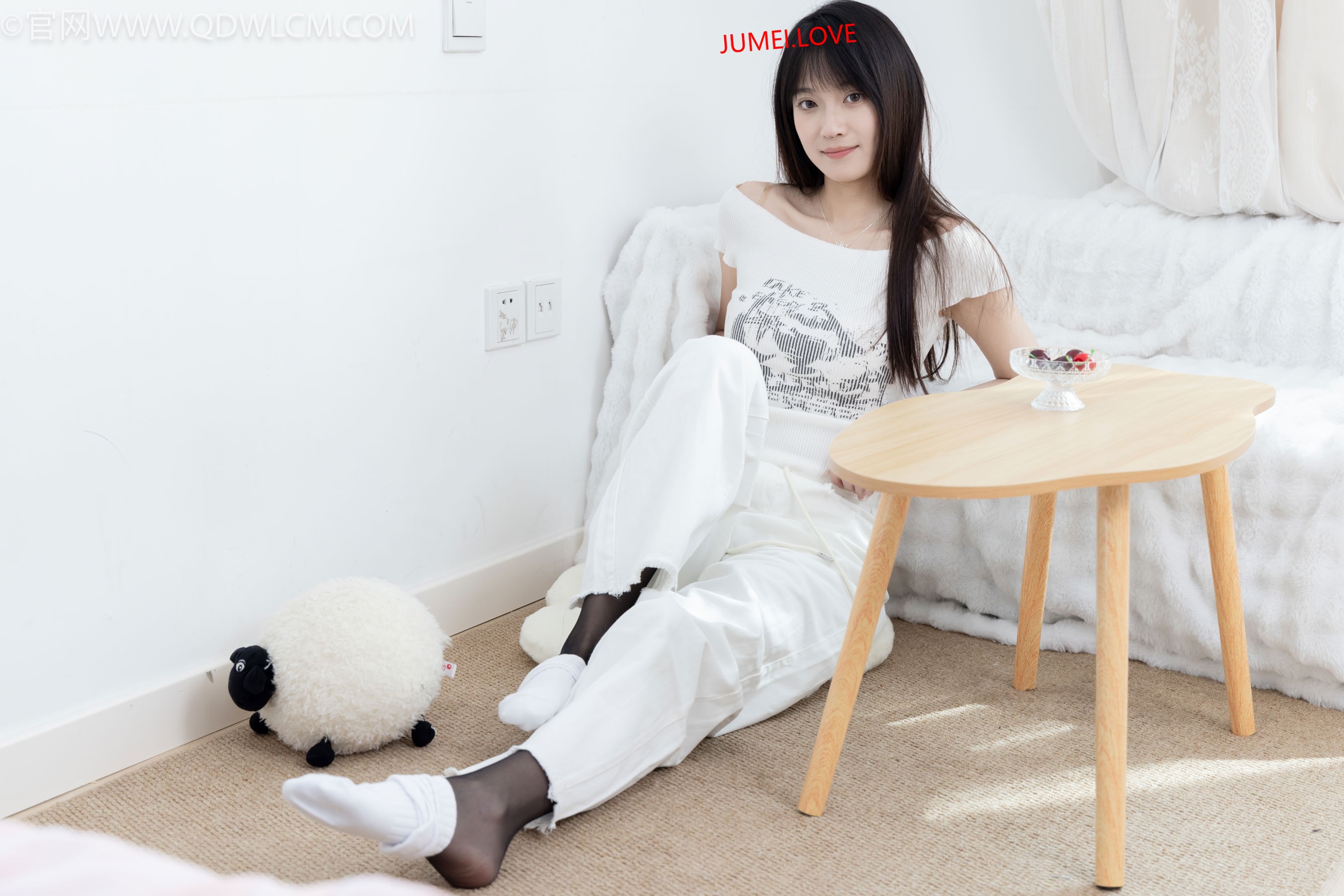 物恋传媒 No.2670 山奈 - 帆布鞋、白棉袜、薄黑丝 第145张