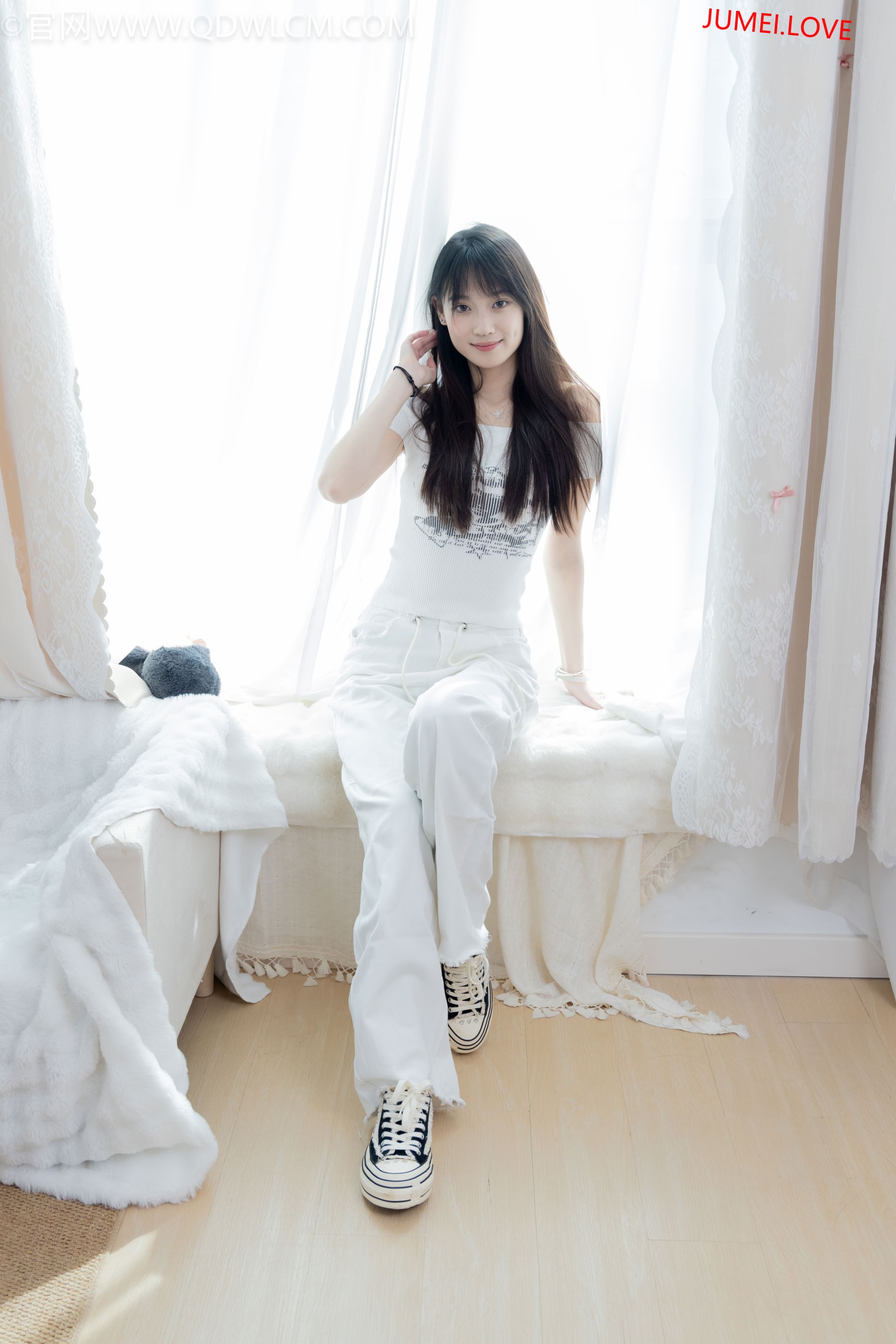 物恋传媒 No.2670 山奈 - 帆布鞋、白棉袜、薄黑丝 第146张