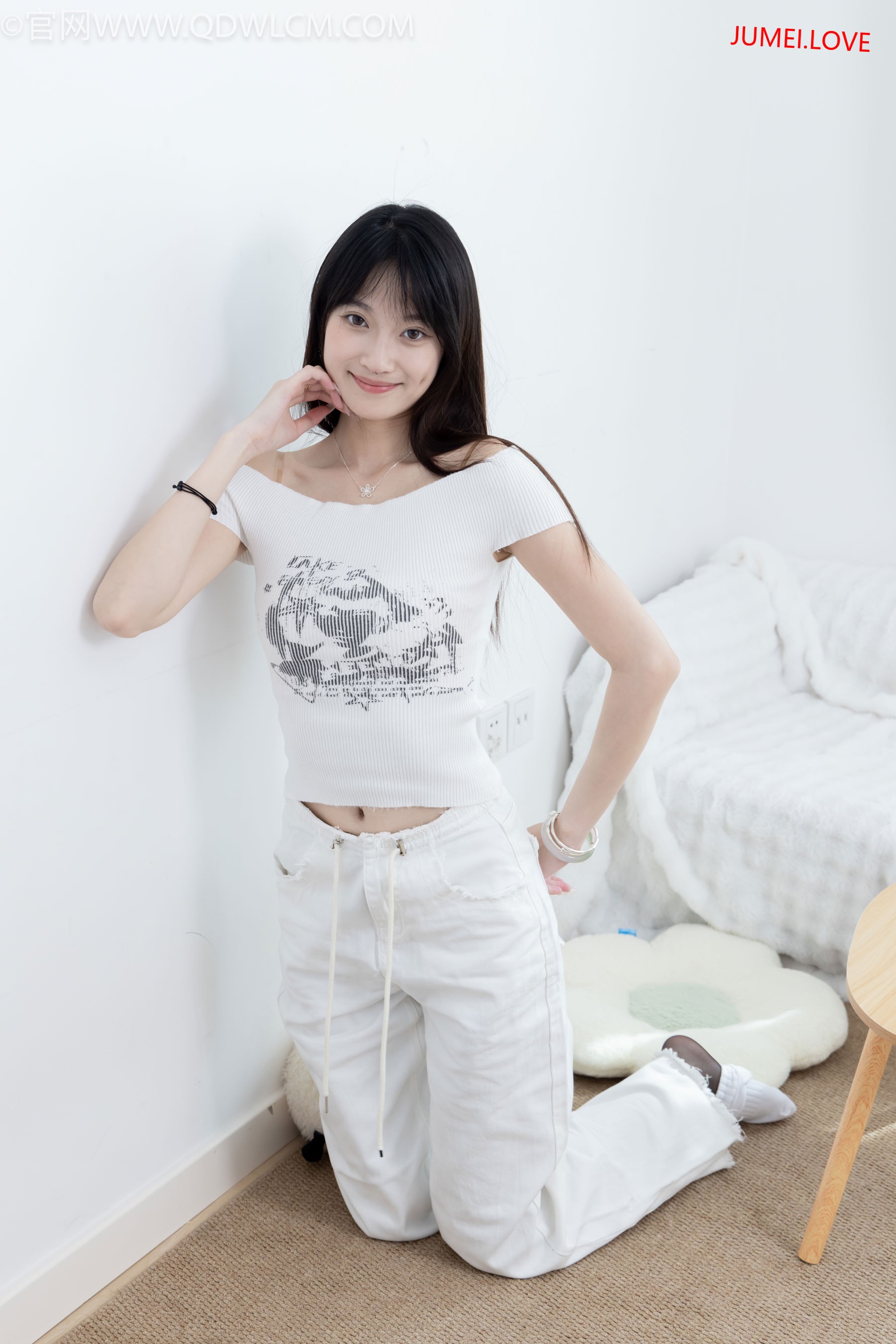 物恋传媒 No.2670 山奈 - 帆布鞋、白棉袜、薄黑丝 第149张