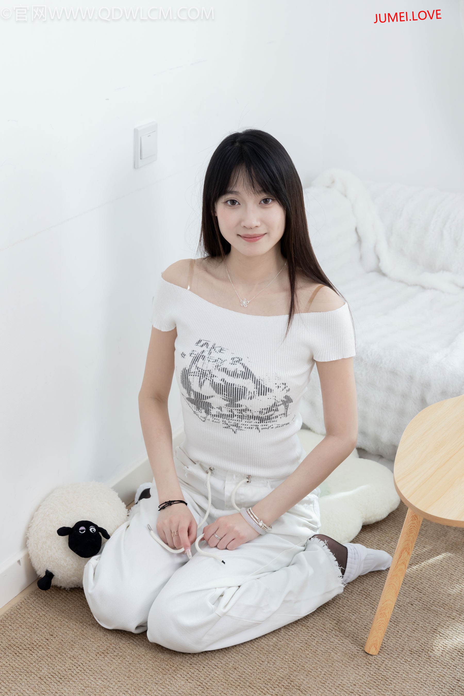 物恋传媒 No.2670 山奈 - 帆布鞋、白棉袜、薄黑丝 第151张