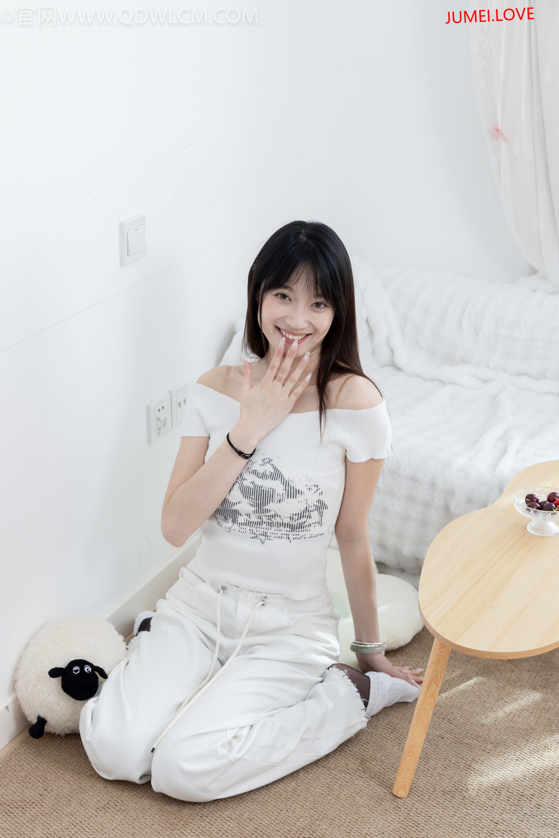 物恋传媒 No.2670 山奈 - 帆布鞋、白棉袜、薄黑丝 第152张