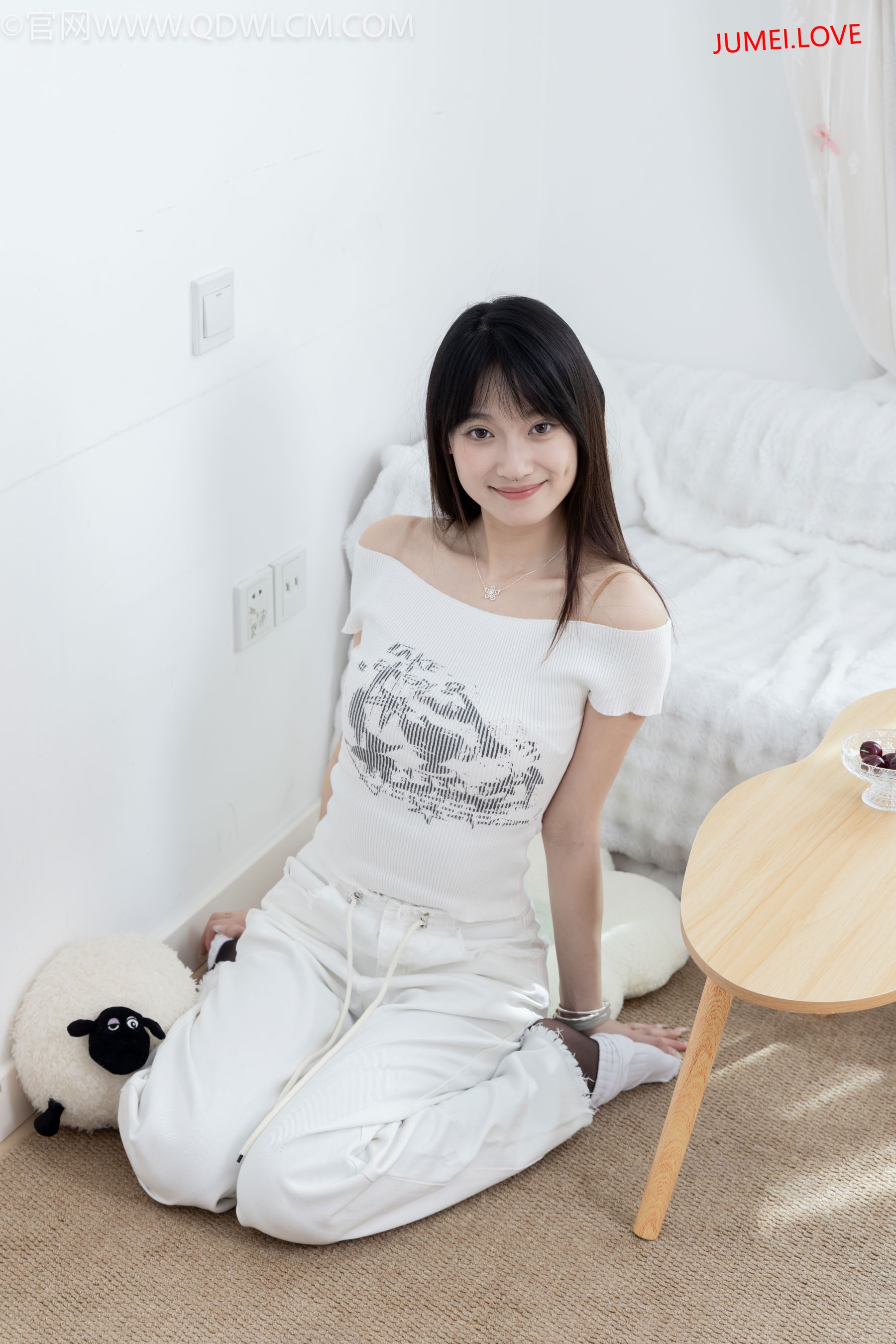 物恋传媒 No.2670 山奈 - 帆布鞋、白棉袜、薄黑丝 第153张