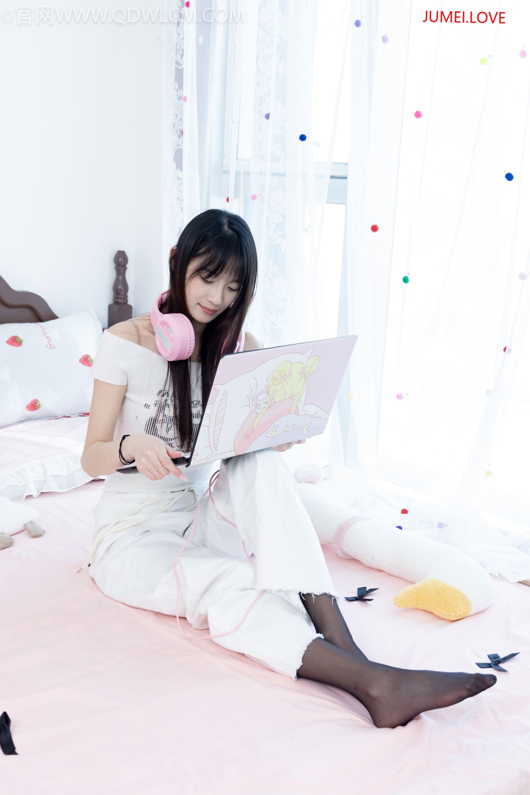 物恋传媒 No.2670 山奈 - 帆布鞋、白棉袜、薄黑丝 第29张