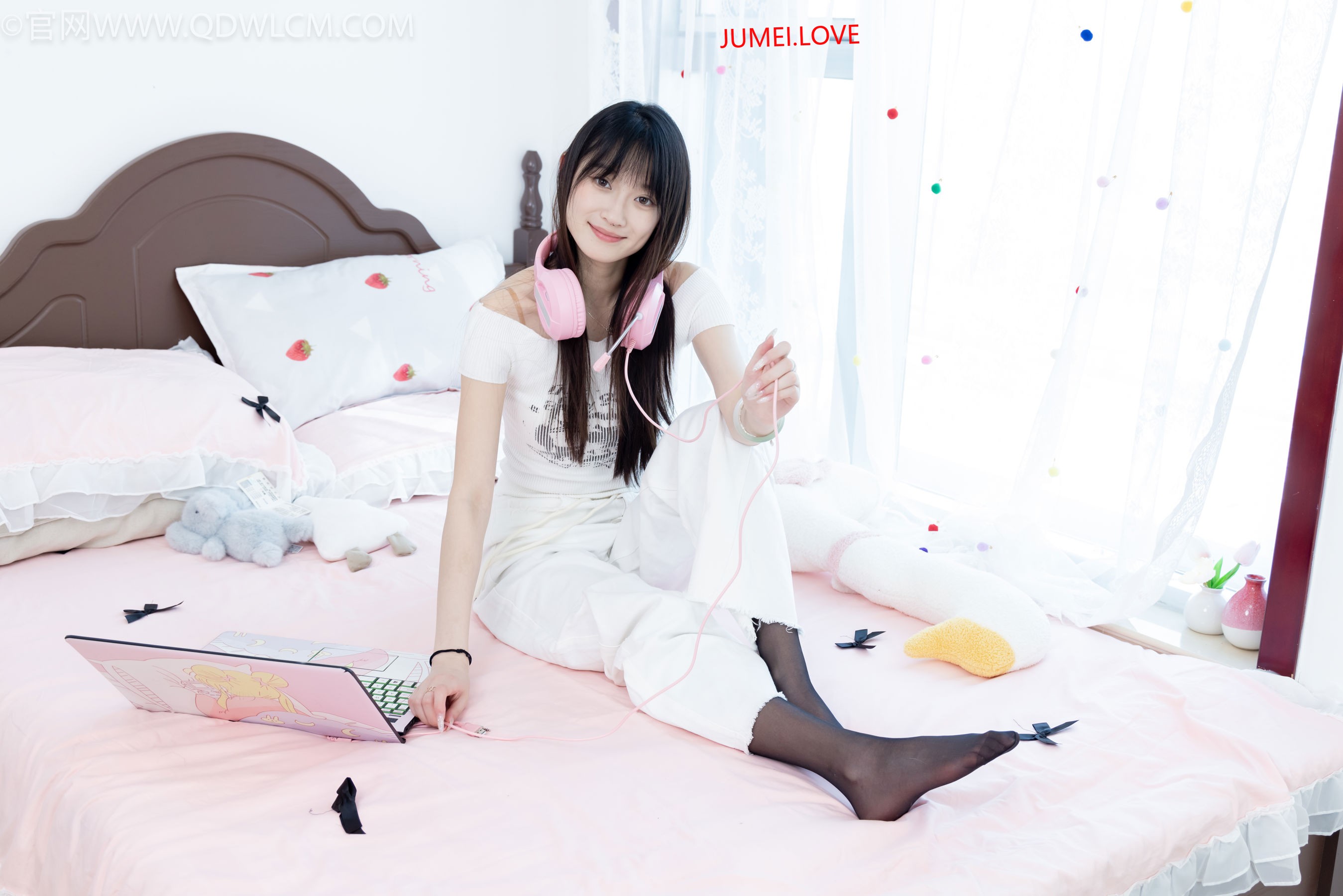 物恋传媒 No.2670 山奈 - 帆布鞋、白棉袜、薄黑丝 第31张