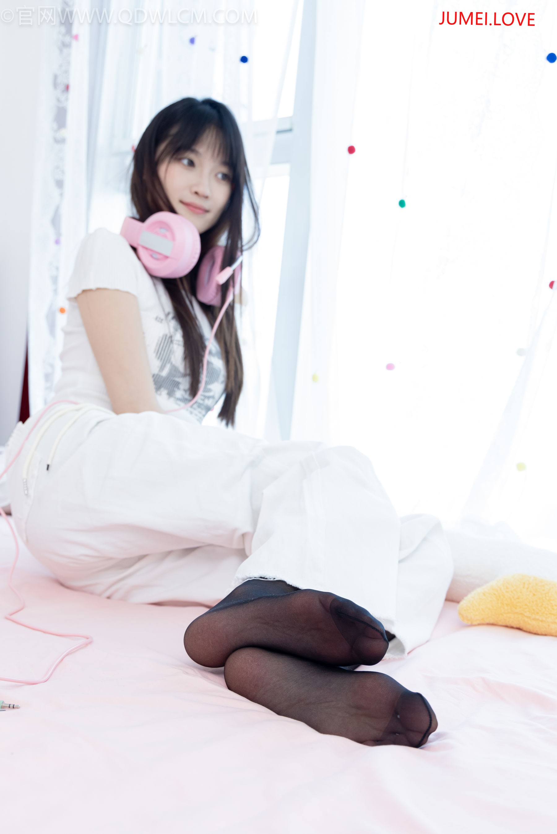 物恋传媒 No.2670 山奈 - 帆布鞋、白棉袜、薄黑丝 第54张