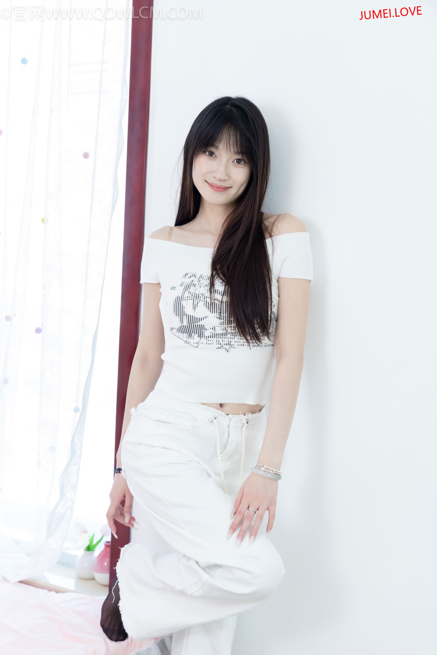 物恋传媒 No.2670 山奈 - 帆布鞋、白棉袜、薄黑丝 第61张