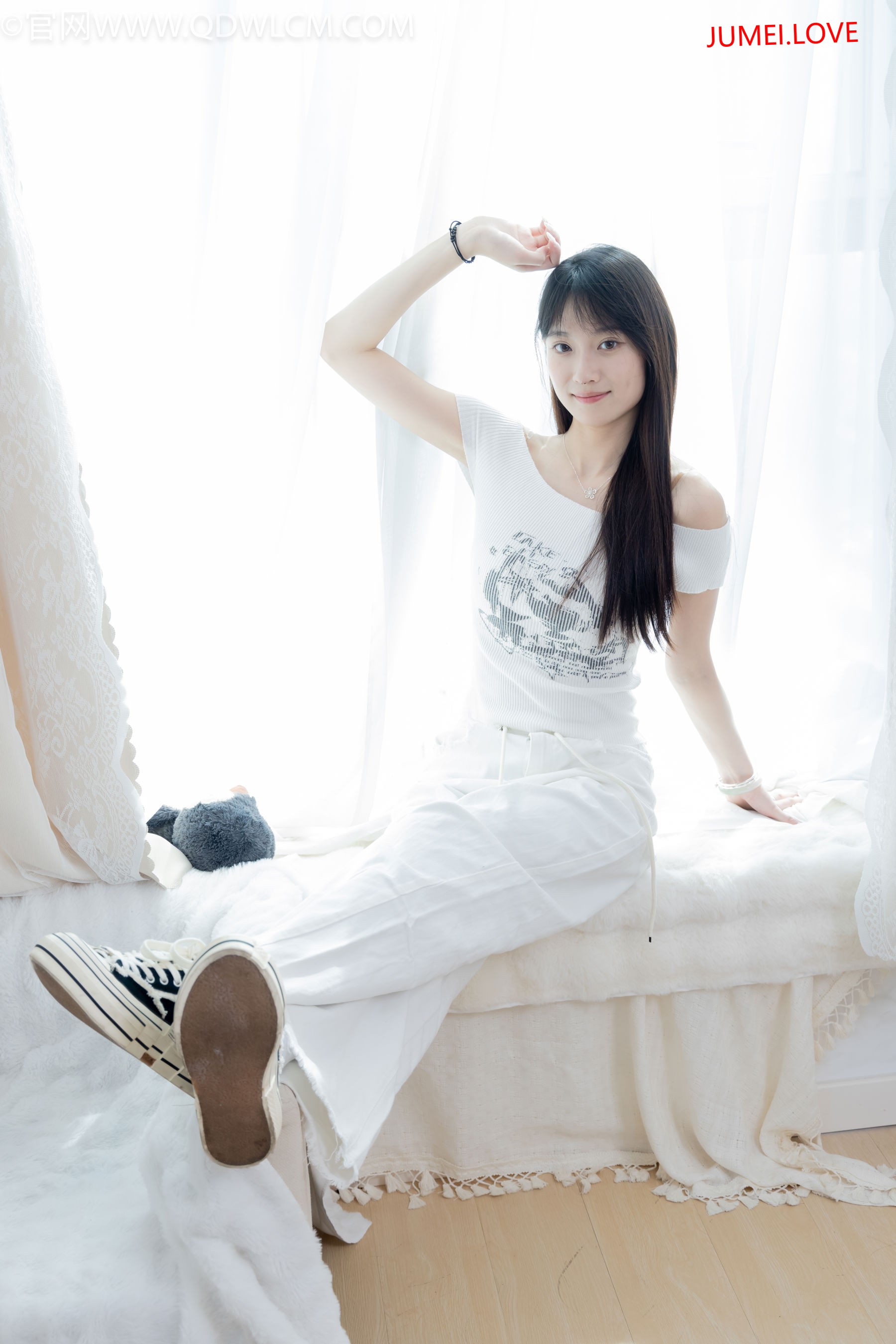 物恋传媒 No.2670 山奈 - 帆布鞋、白棉袜、薄黑丝 第66张