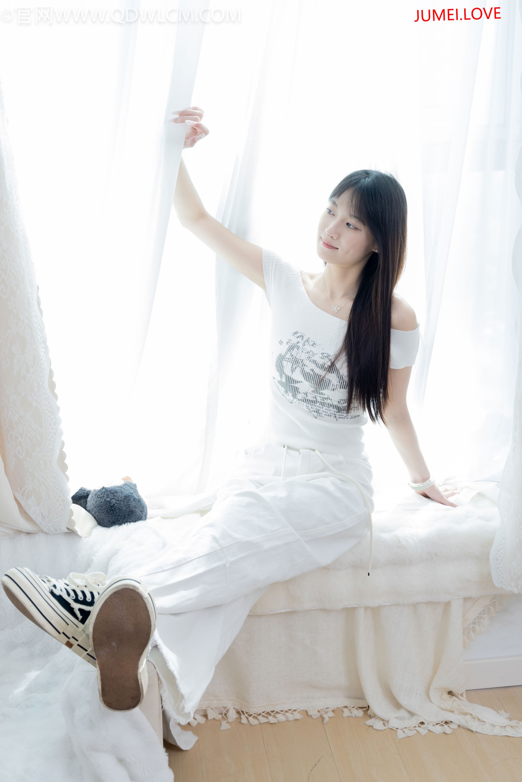 物恋传媒 No.2670 山奈 - 帆布鞋、白棉袜、薄黑丝 第67张