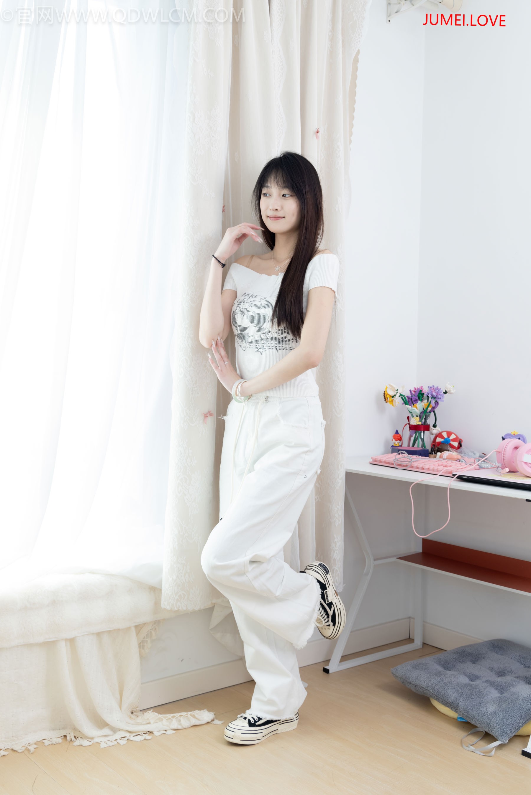 物恋传媒 No.2670 山奈 - 帆布鞋、白棉袜、薄黑丝 第69张