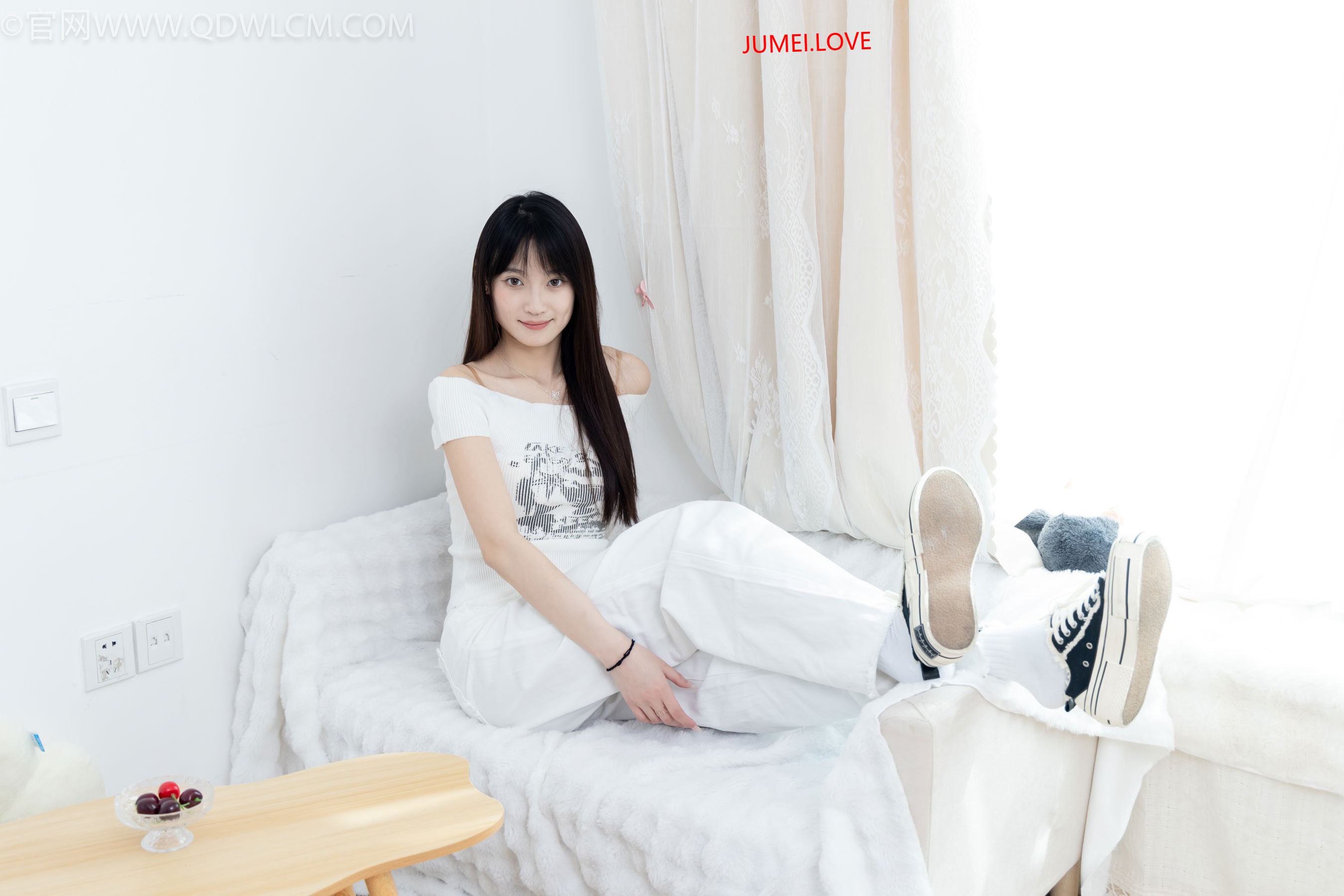 物恋传媒 No.2670 山奈 - 帆布鞋、白棉袜、薄黑丝 第72张