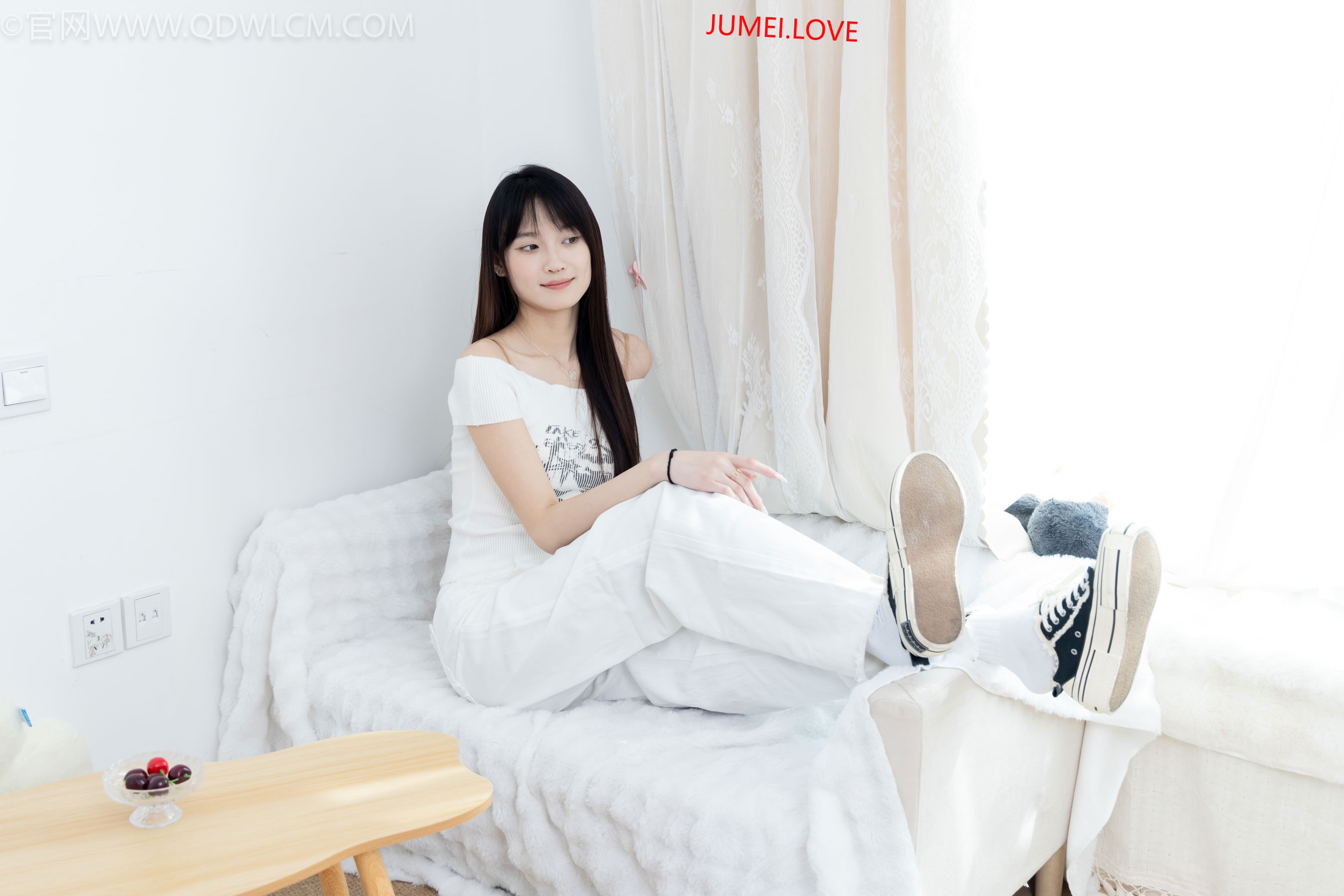 物恋传媒 No.2670 山奈 - 帆布鞋、白棉袜、薄黑丝 第73张