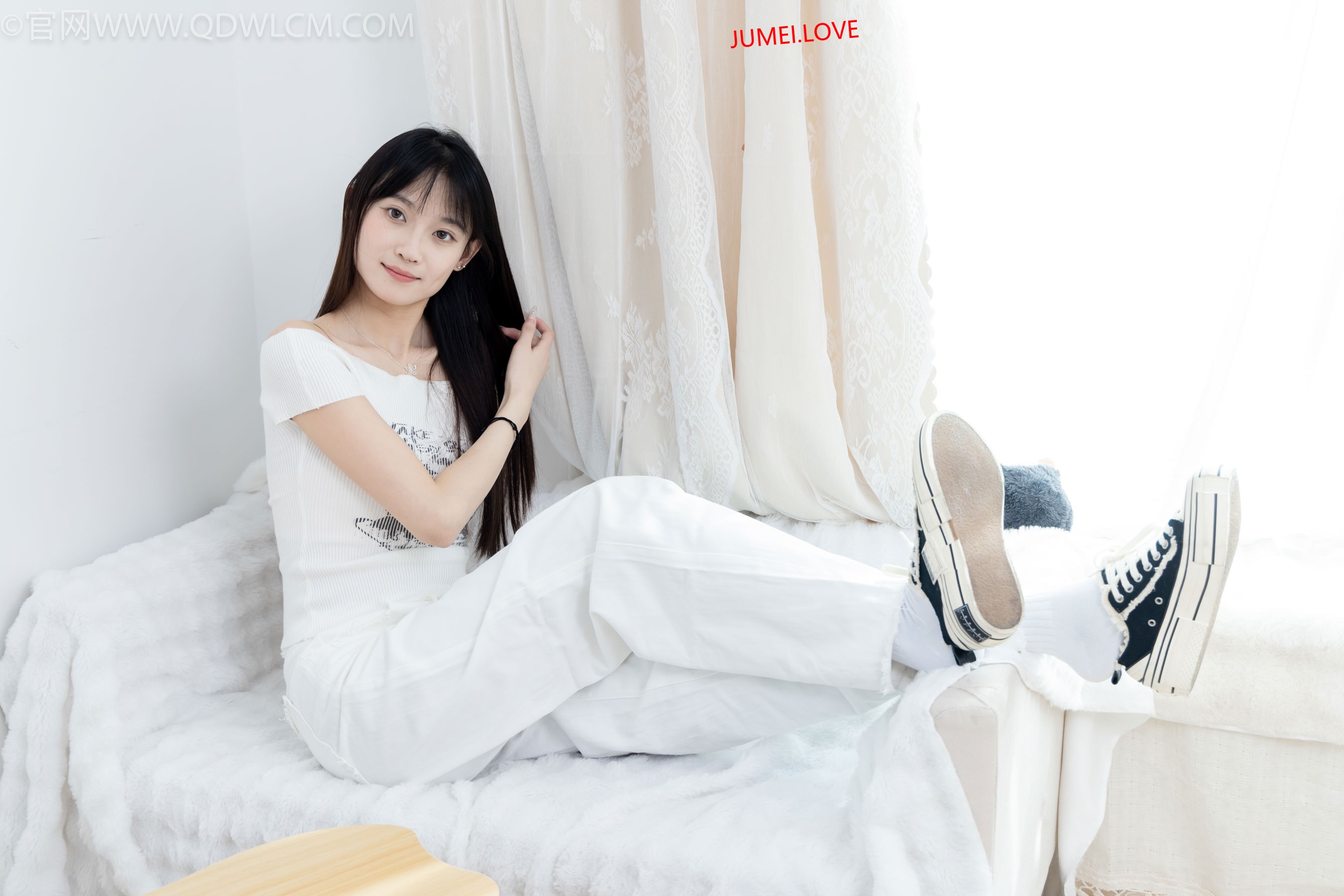 物恋传媒 No.2670 山奈 - 帆布鞋、白棉袜、薄黑丝 第74张