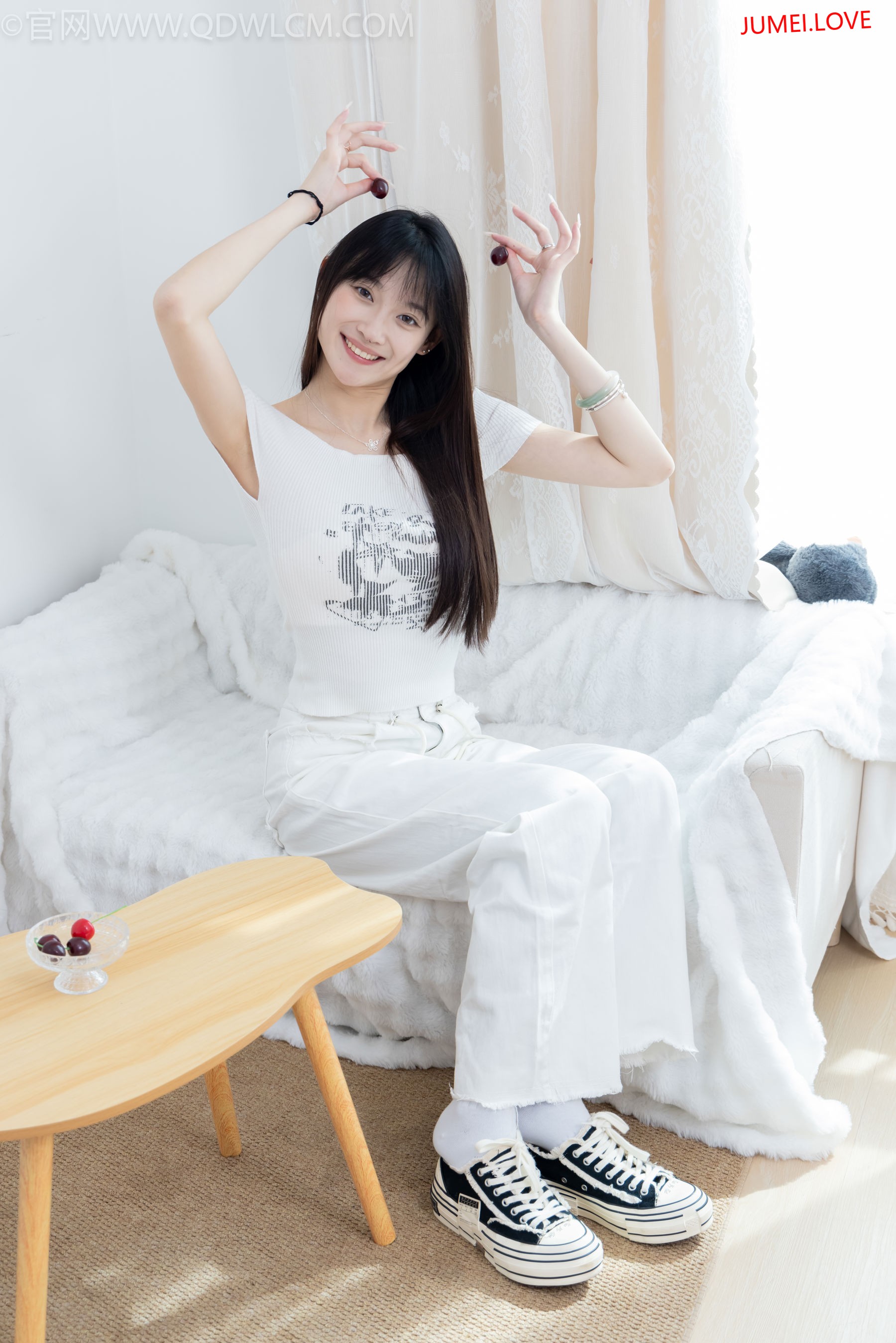物恋传媒 No.2670 山奈 - 帆布鞋、白棉袜、薄黑丝 第88张