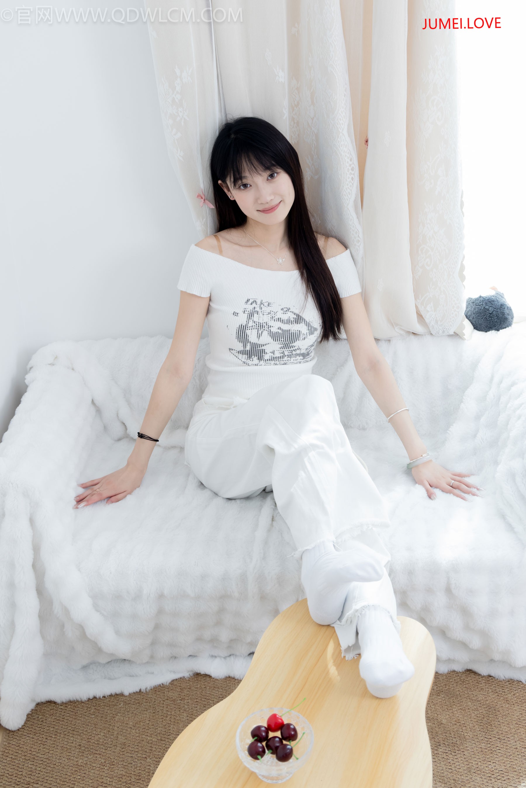 物恋传媒 No.2670 山奈 - 帆布鞋、白棉袜、薄黑丝 第96张