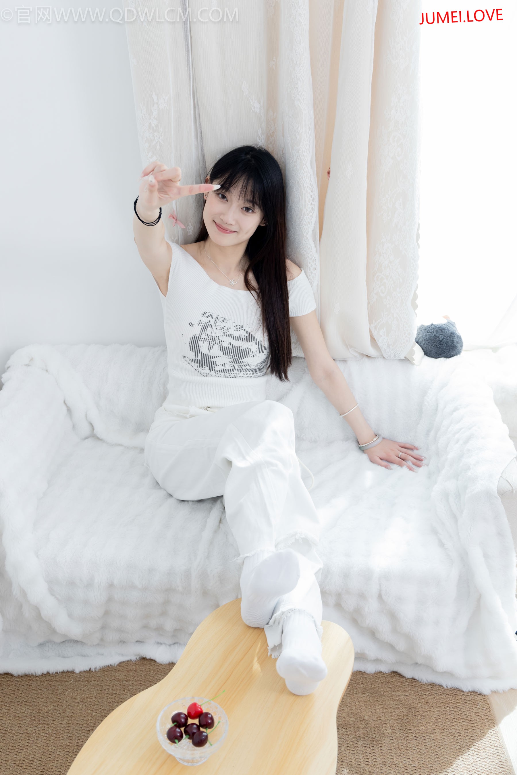 物恋传媒 No.2670 山奈 - 帆布鞋、白棉袜、薄黑丝 第97张