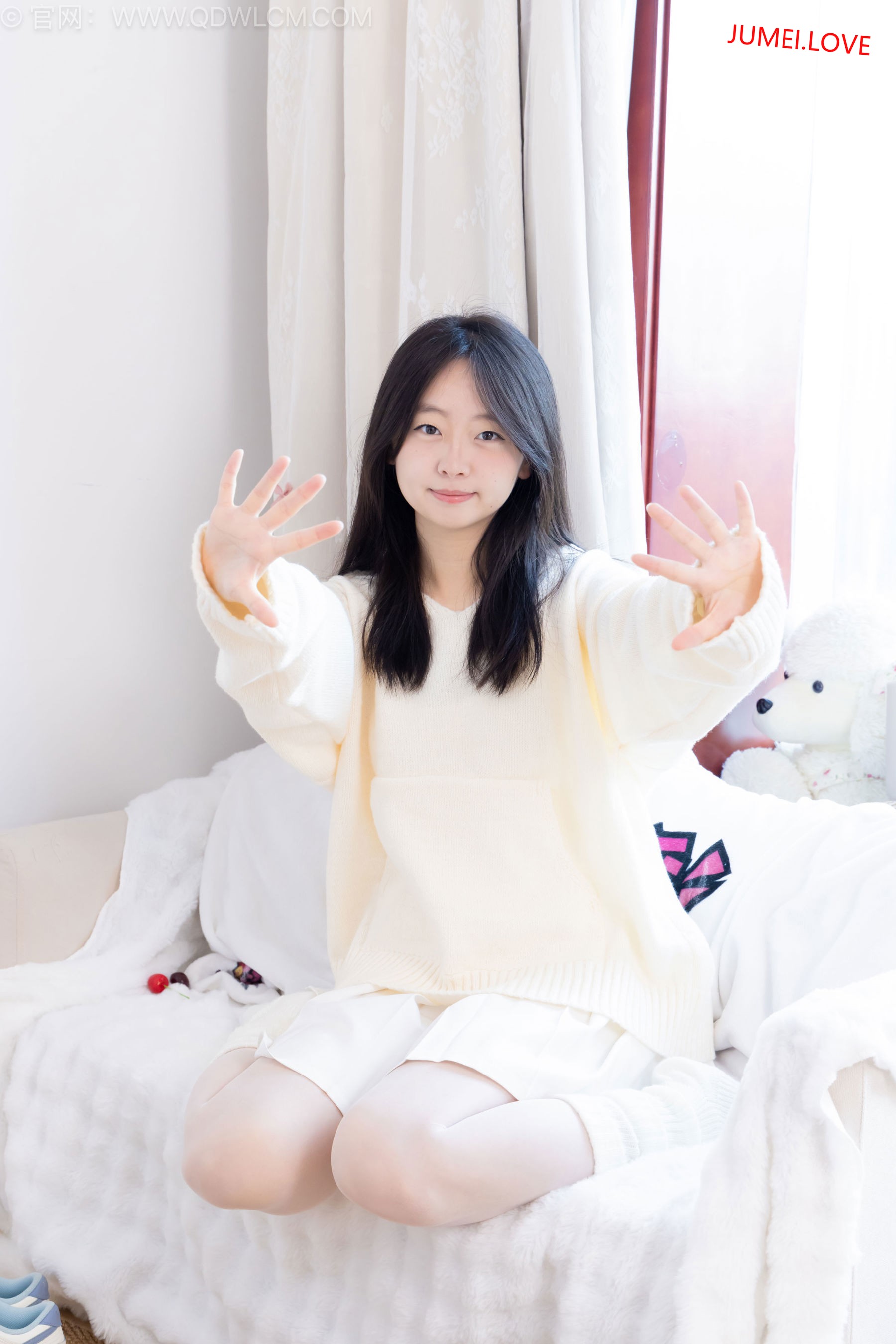 物恋传媒 No.2683 萌萌 - 板鞋、堆堆袜套、纯白棉袜、薄白丝 第104张