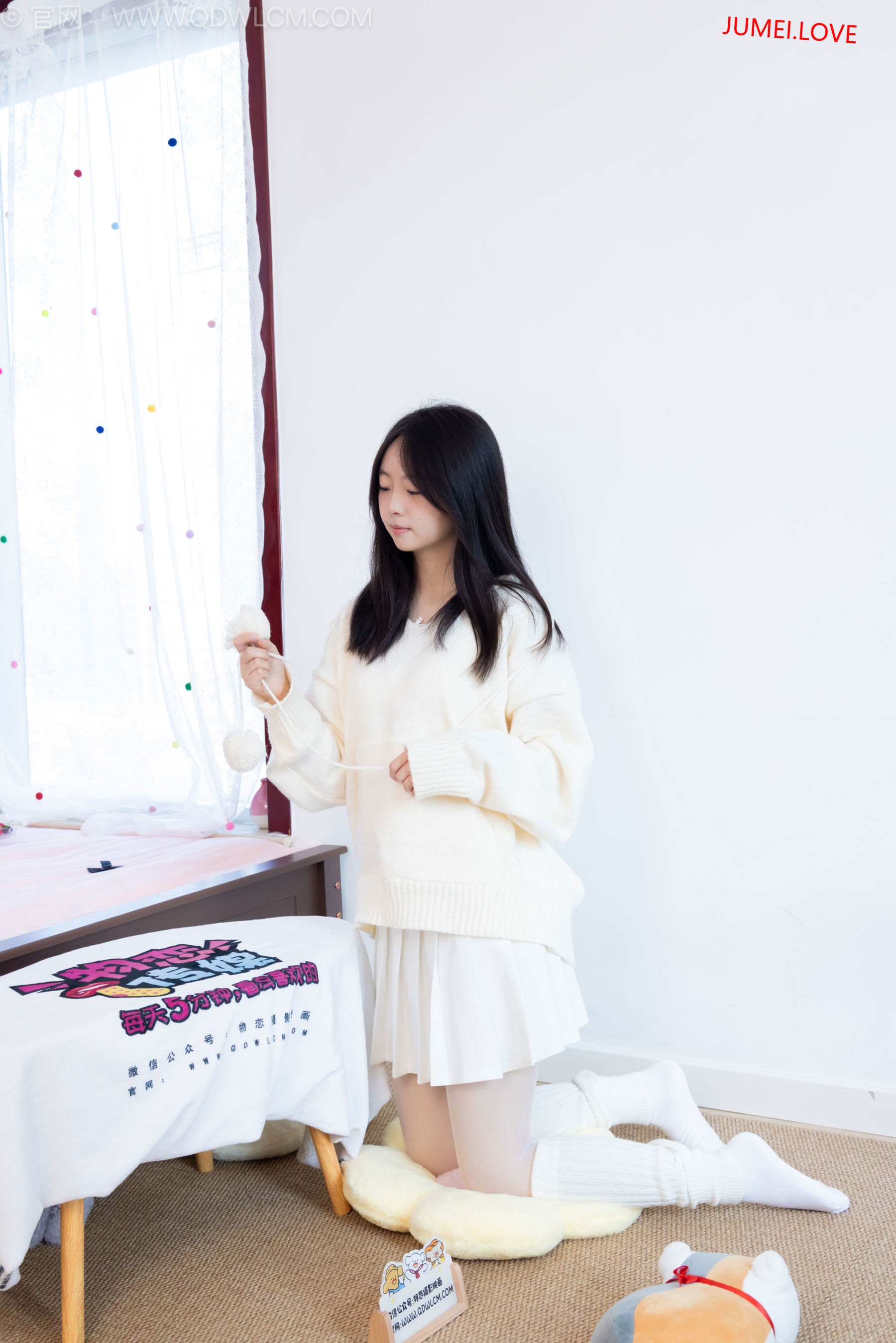 物恋传媒 No.2683 萌萌 - 板鞋、堆堆袜套、纯白棉袜、薄白丝 第137张