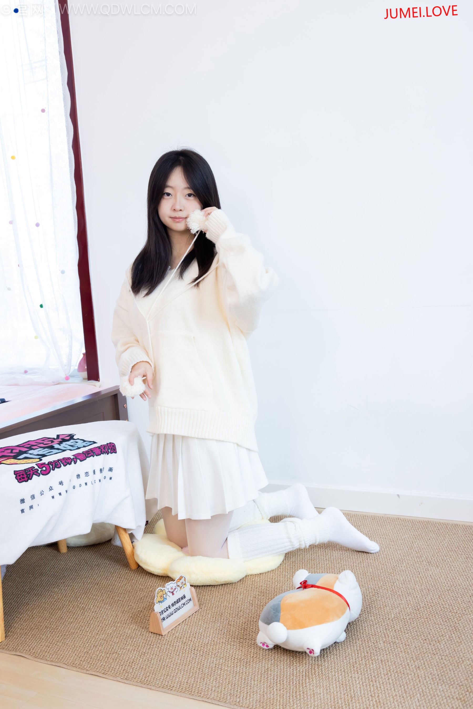 物恋传媒 No.2683 萌萌 - 板鞋、堆堆袜套、纯白棉袜、薄白丝 第139张
