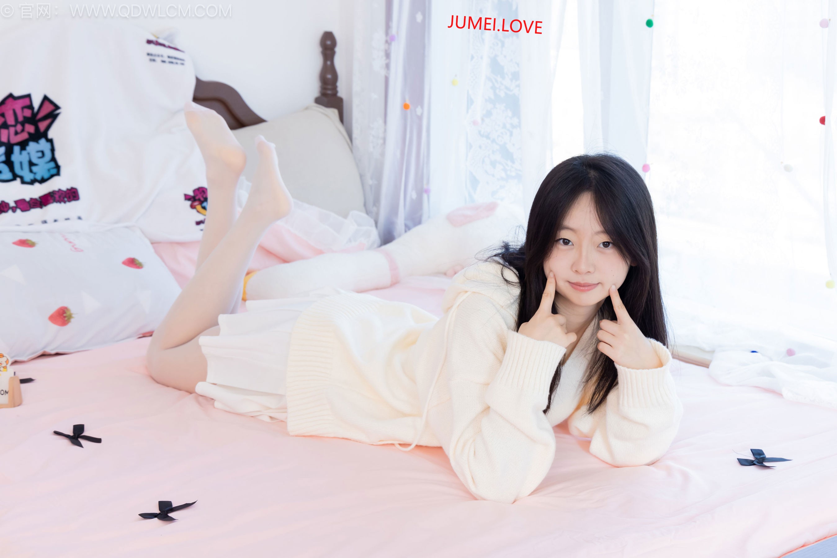 物恋传媒 No.2683 萌萌 - 板鞋、堆堆袜套、纯白棉袜、薄白丝 第33张