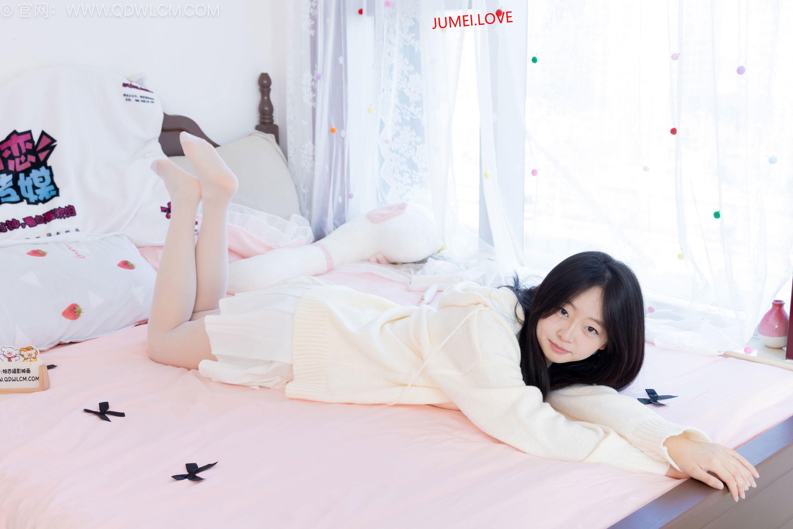 物恋传媒 No.2683 萌萌 - 板鞋、堆堆袜套、纯白棉袜、薄白丝 第38张
