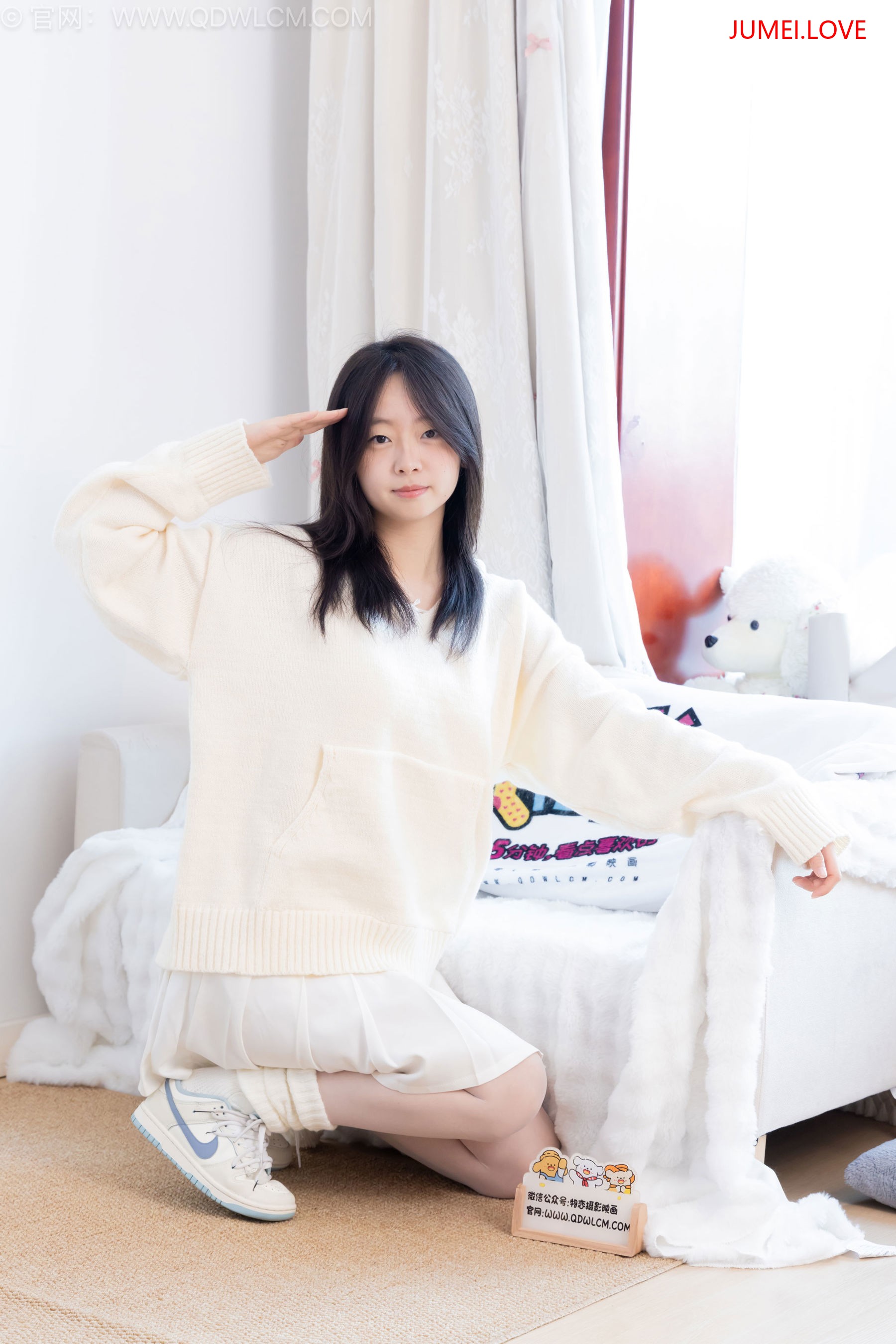物恋传媒 No.2683 萌萌 - 板鞋、堆堆袜套、纯白棉袜、薄白丝 第65张