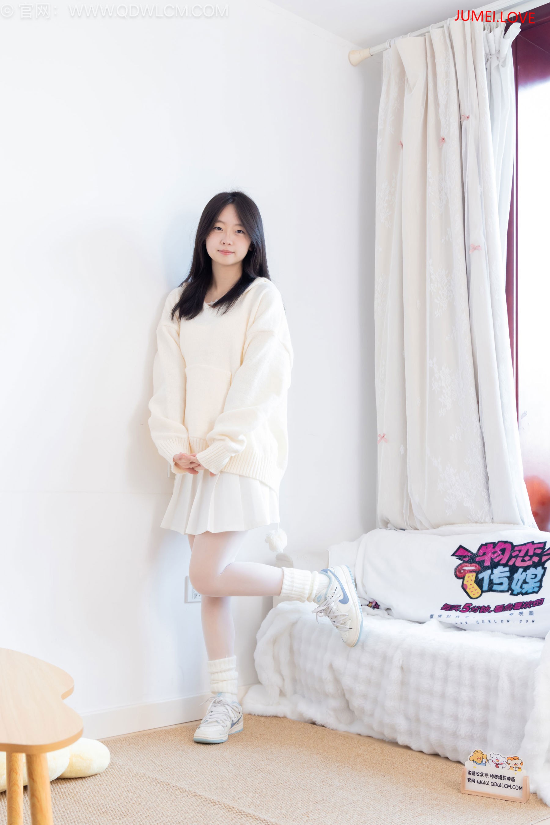 物恋传媒 No.2683 萌萌 - 板鞋、堆堆袜套、纯白棉袜、薄白丝 第66张