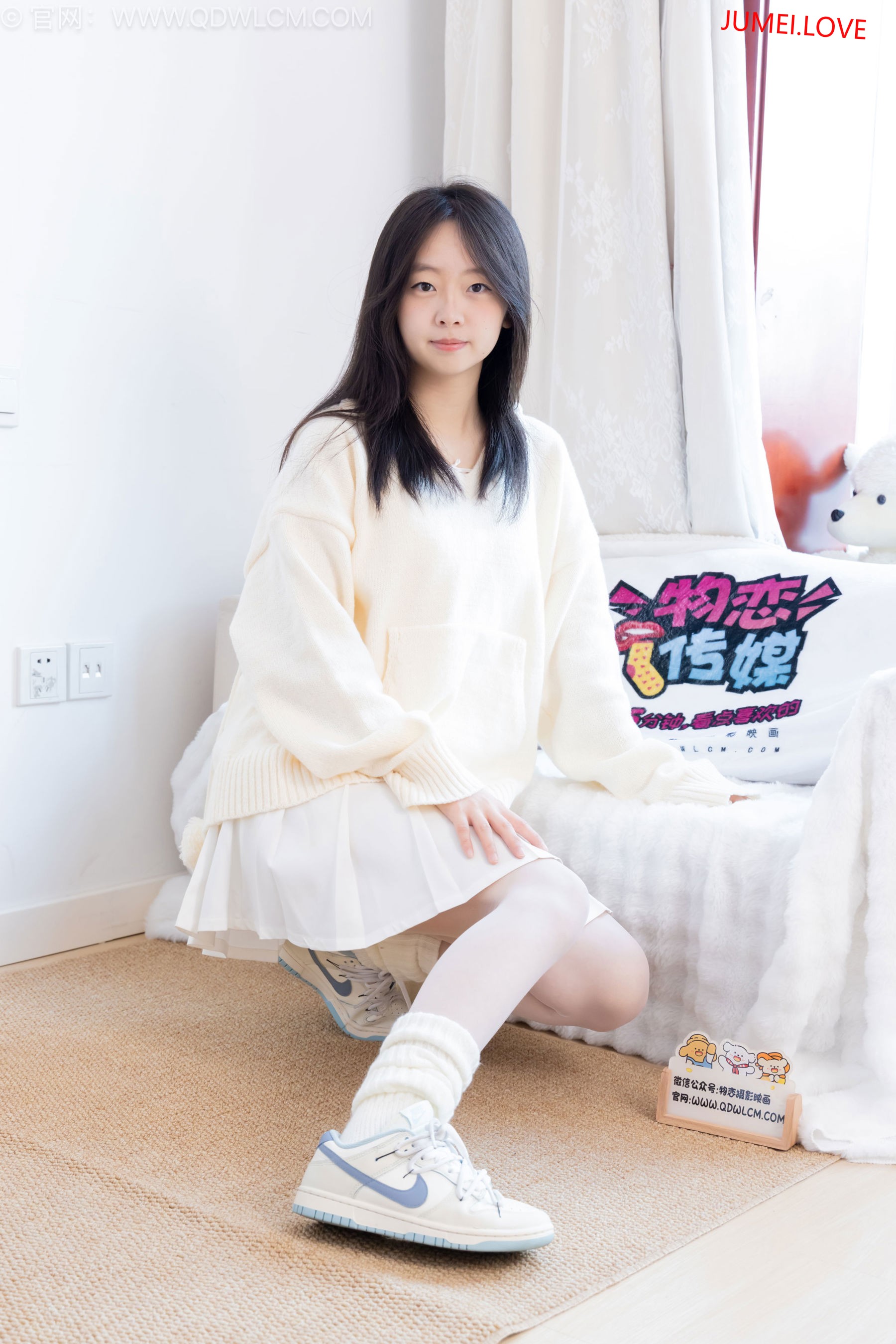 物恋传媒 No.2683 萌萌 - 板鞋、堆堆袜套、纯白棉袜、薄白丝 第67张