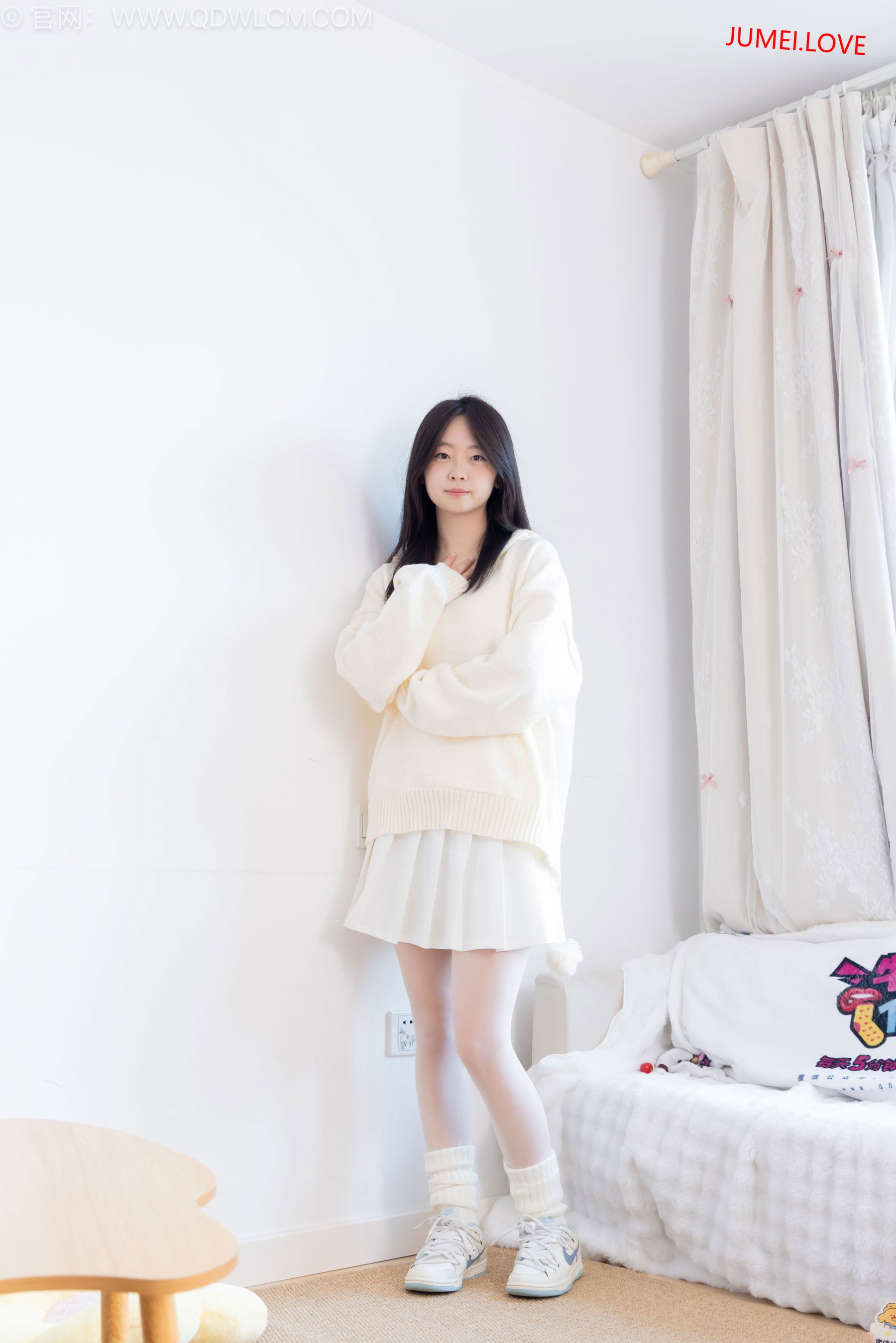 物恋传媒 No.2683 萌萌 - 板鞋、堆堆袜套、纯白棉袜、薄白丝 第77张