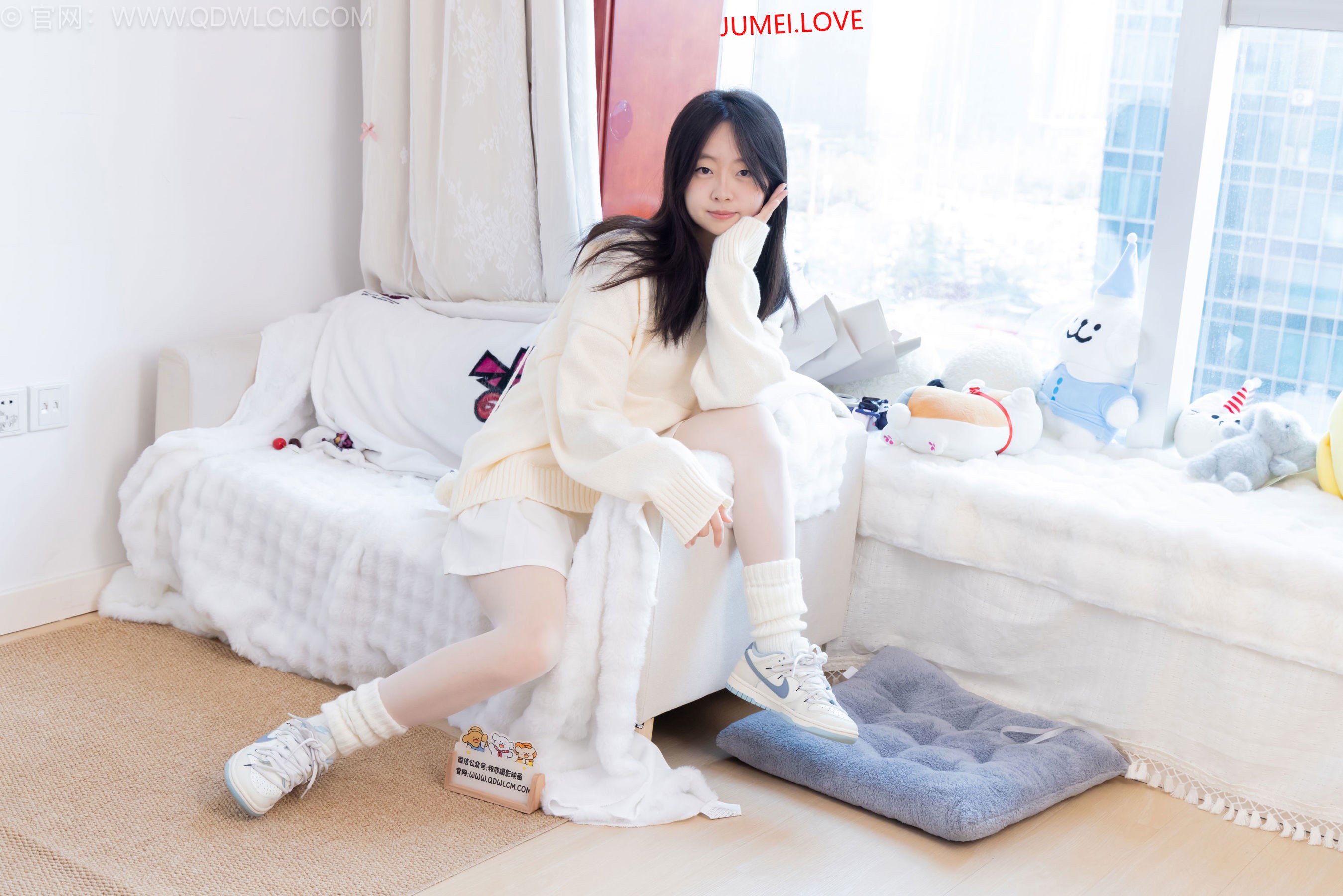 物恋传媒 No.2683 萌萌 - 板鞋、堆堆袜套、纯白棉袜、薄白丝 第97张