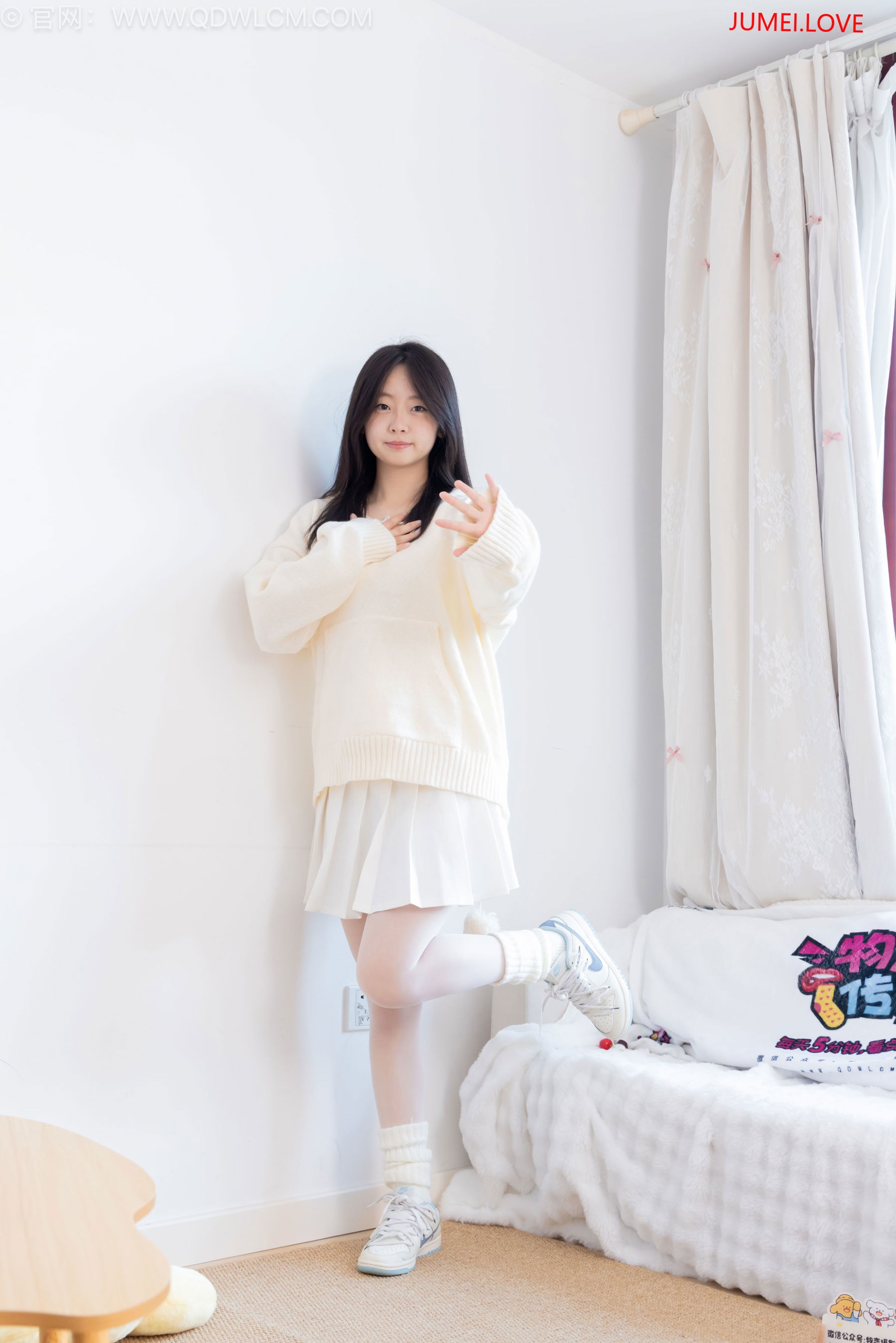 物恋传媒 No.2683 萌萌 - 板鞋、堆堆袜套、纯白棉袜、薄白丝 第99张
